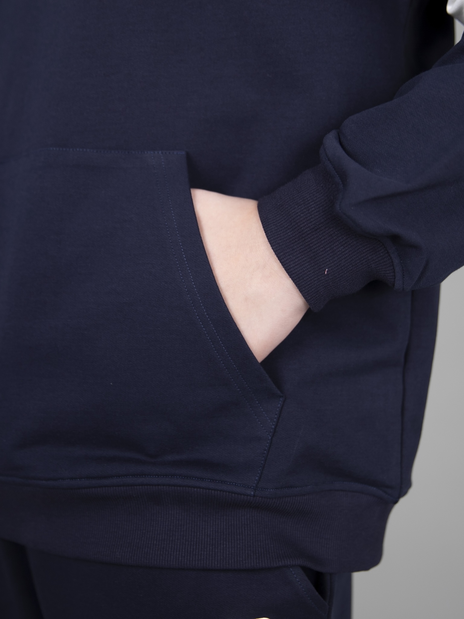 Áo nỉ hoodie màu navy tay phối đỏ trắng_thumbnail_4