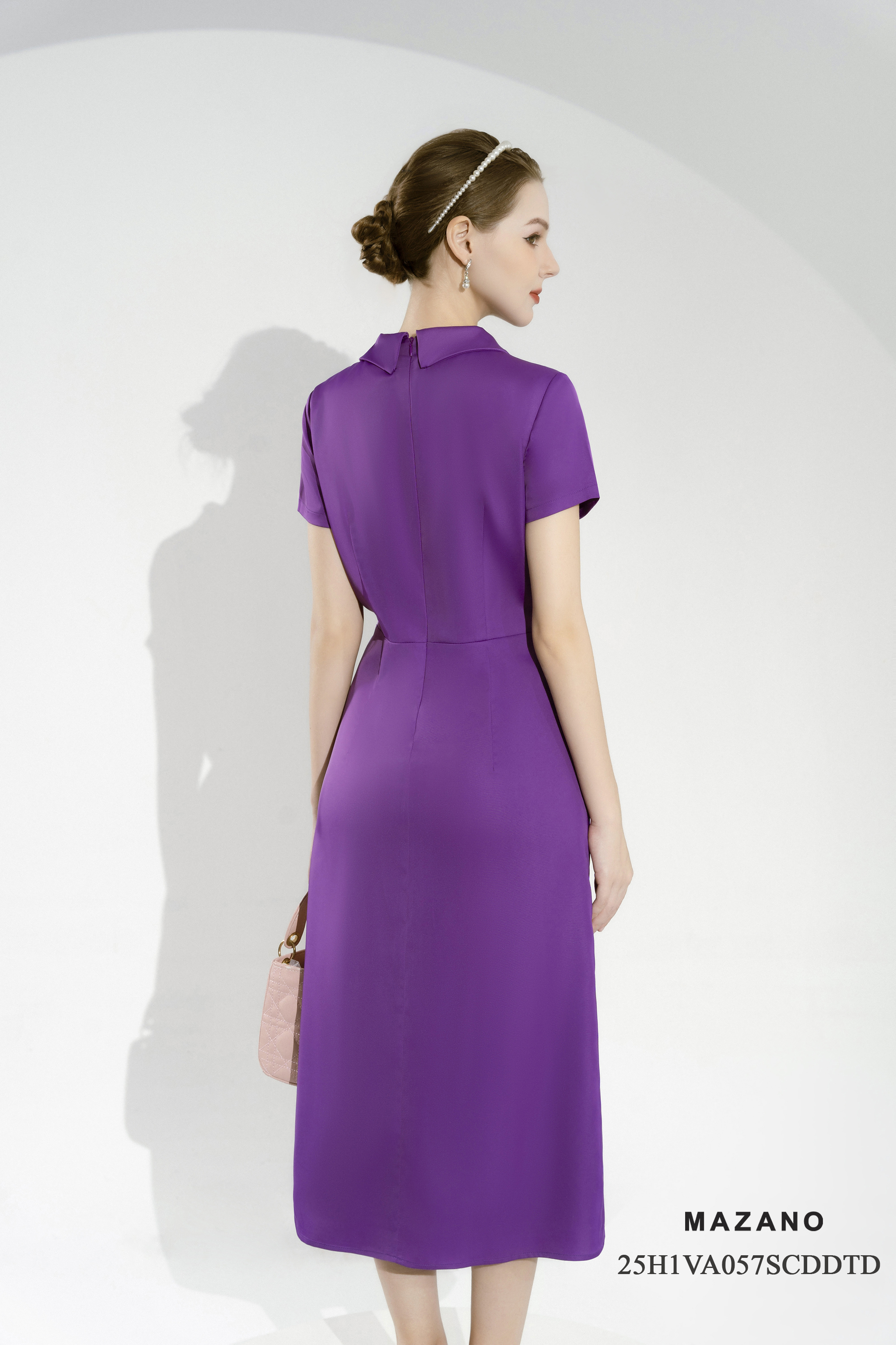 Váy Đầm Thân ôm vừa chân rủ Vải Tencel Đính hoa cuốn Cổ bẻ cách điệu tay ngắn Dài váy qua bắp chân_thumbnail_4