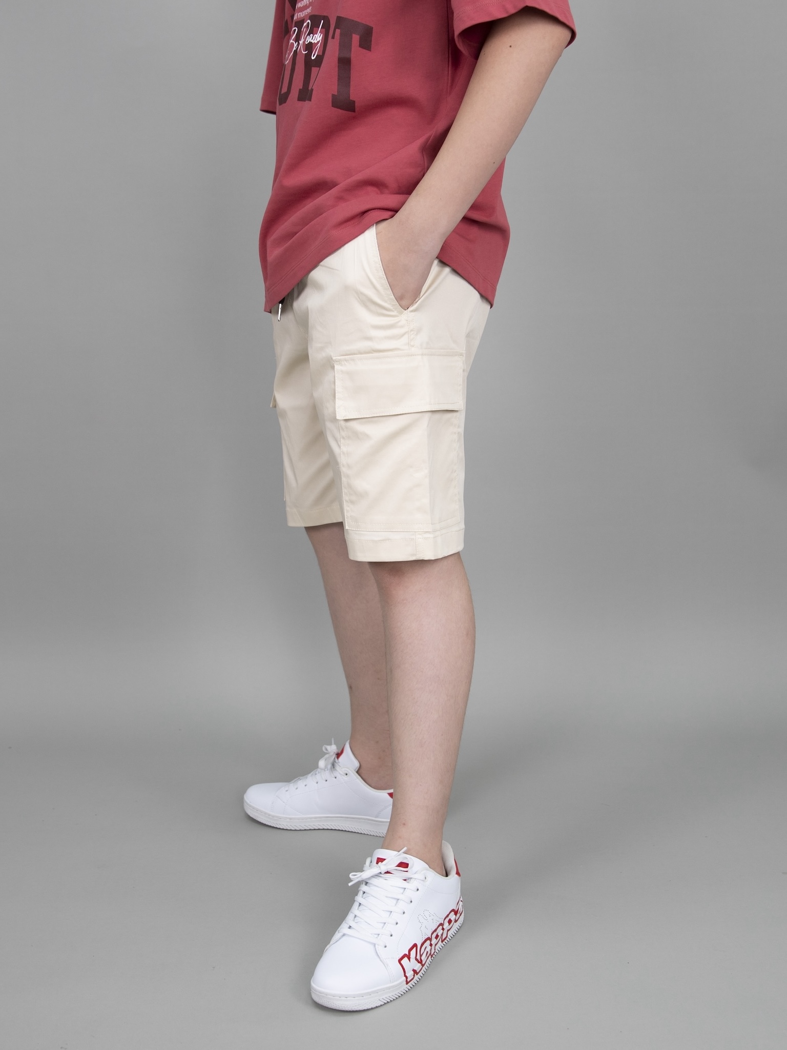 Quần short kaki túi hộp màu kem