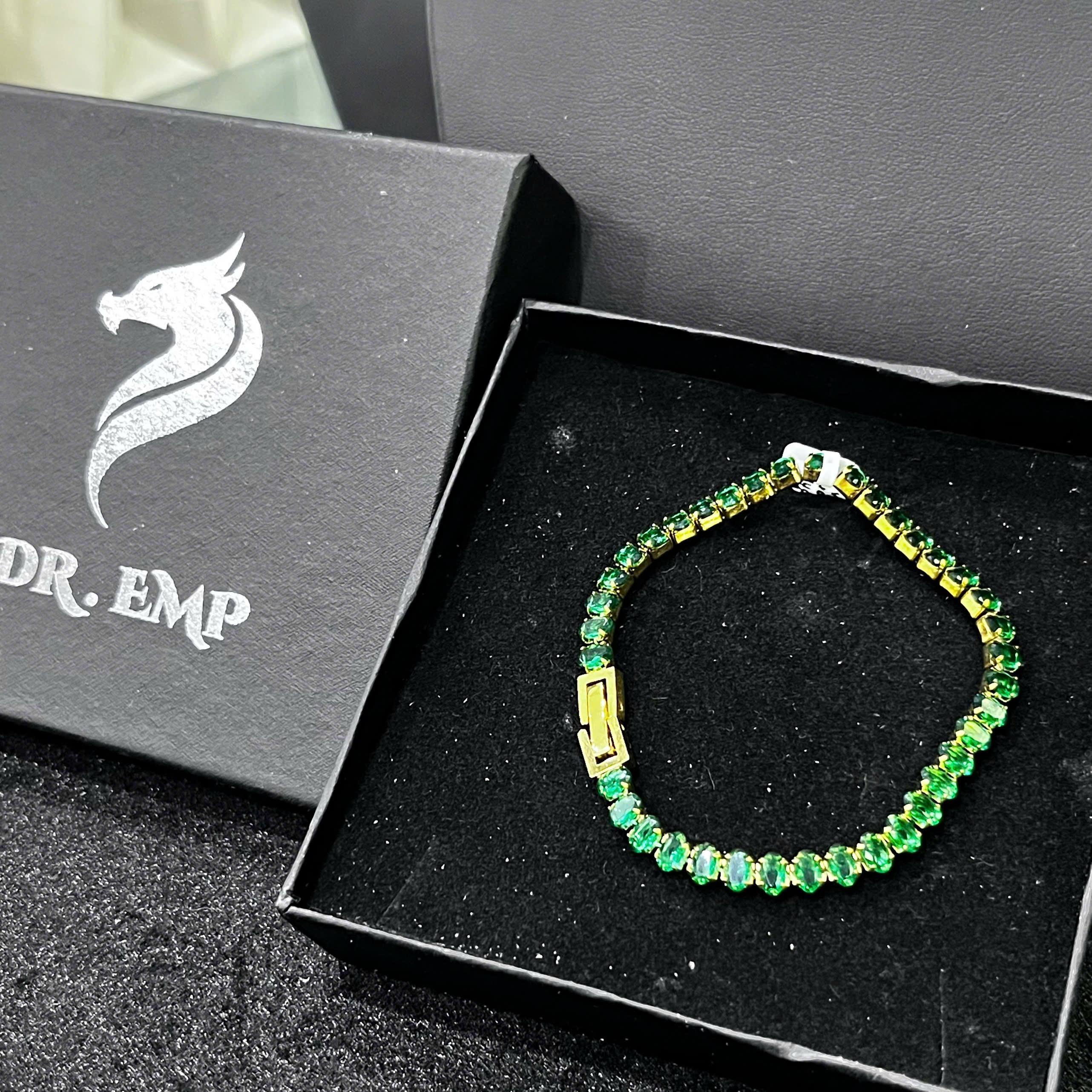 vòng tay kim cương xanh bầu dục viền vàng cube khoá chốt 