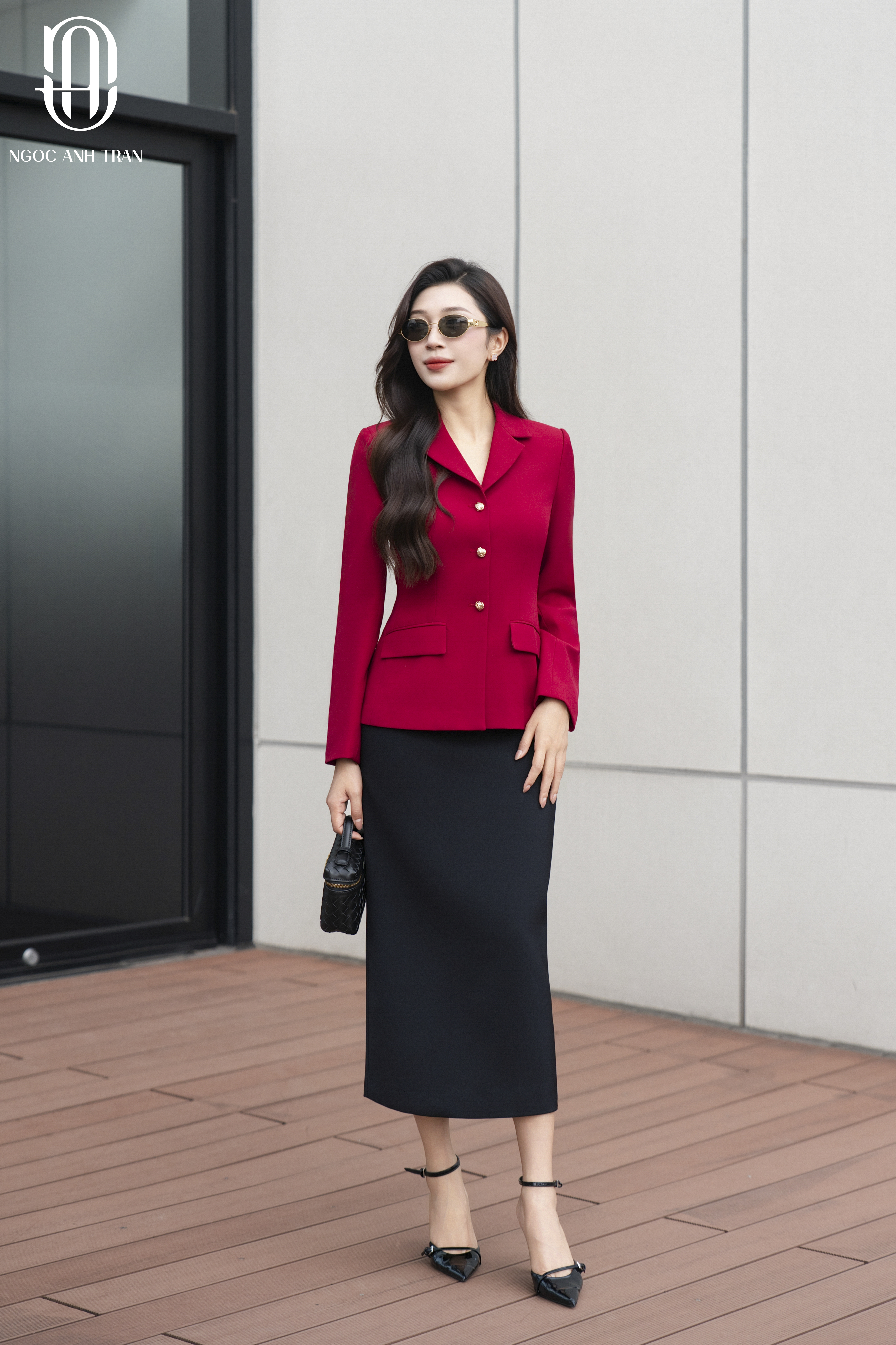 V060 - Áo vest đỏ chiết eo cổ bẻ