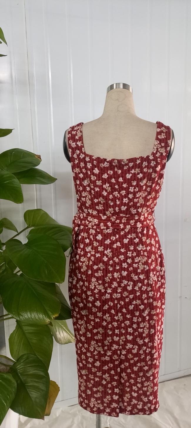 Váy suông nền đỏ in hoa cổ vuông_thumbnail_1