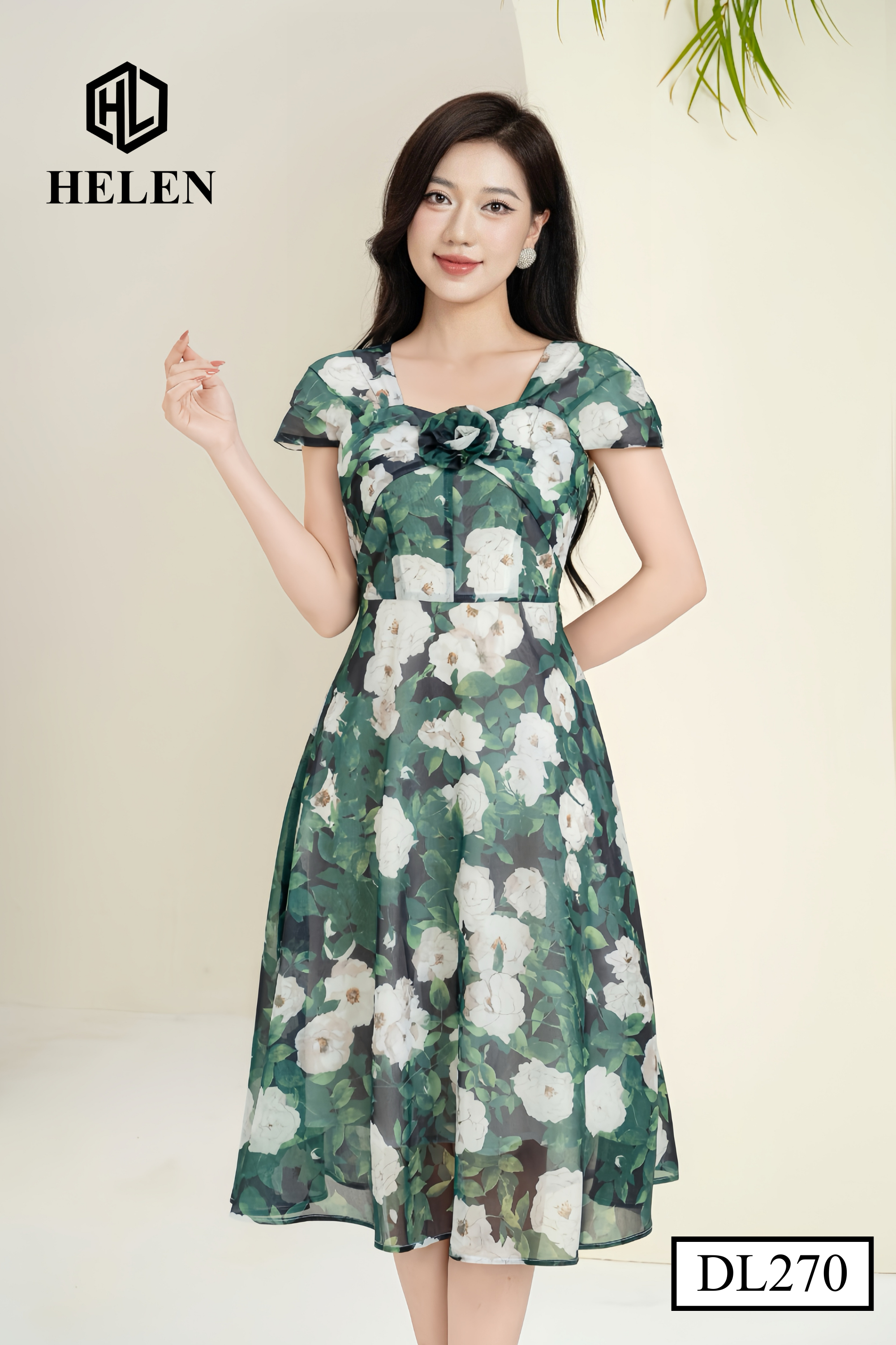 Đầm xòe xanh hoa trắng cổ vuông đính hoa ngực DL270