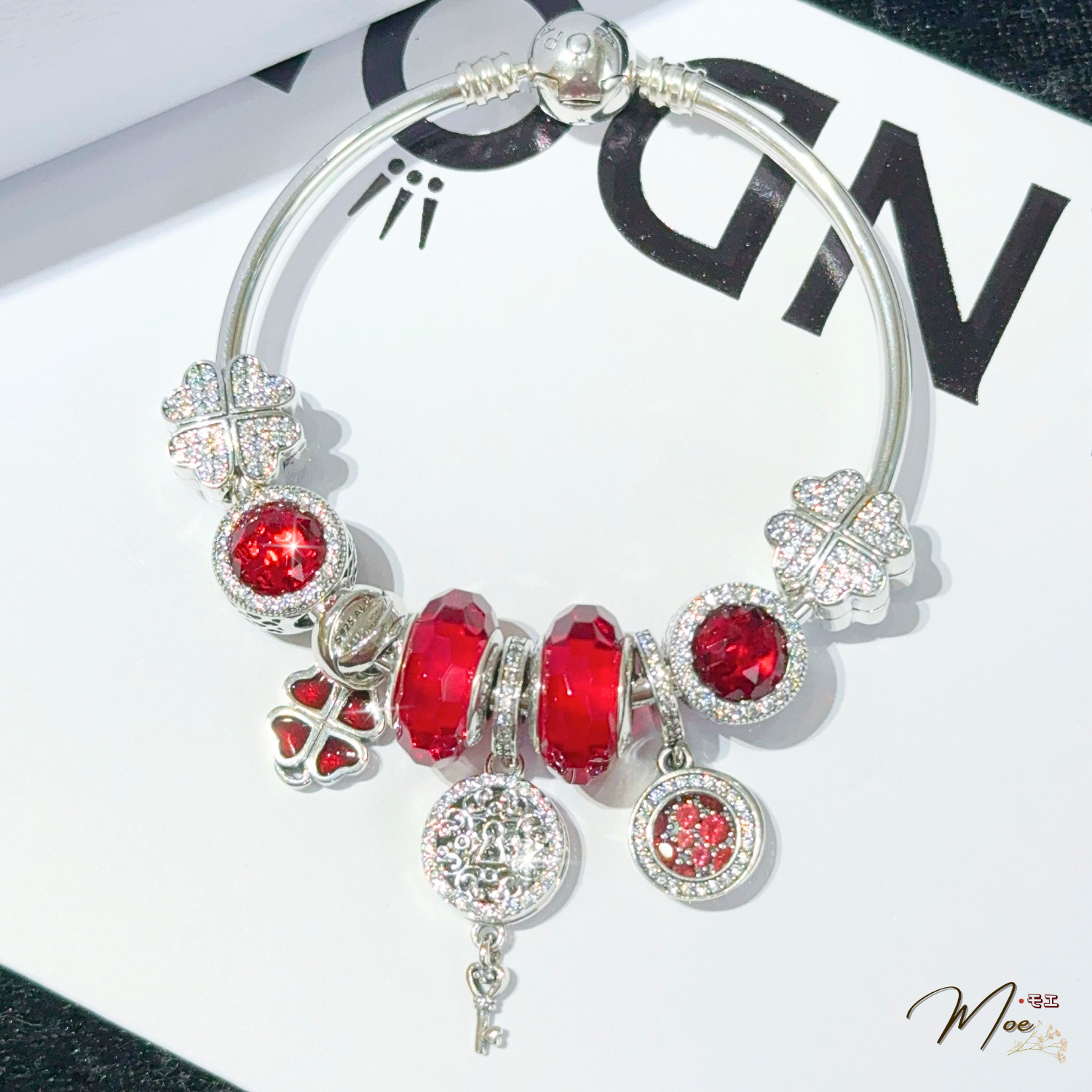 LT559 - Vòng Pandora cỏ 4 lá may mắn glass đỏ_thumbnail_2