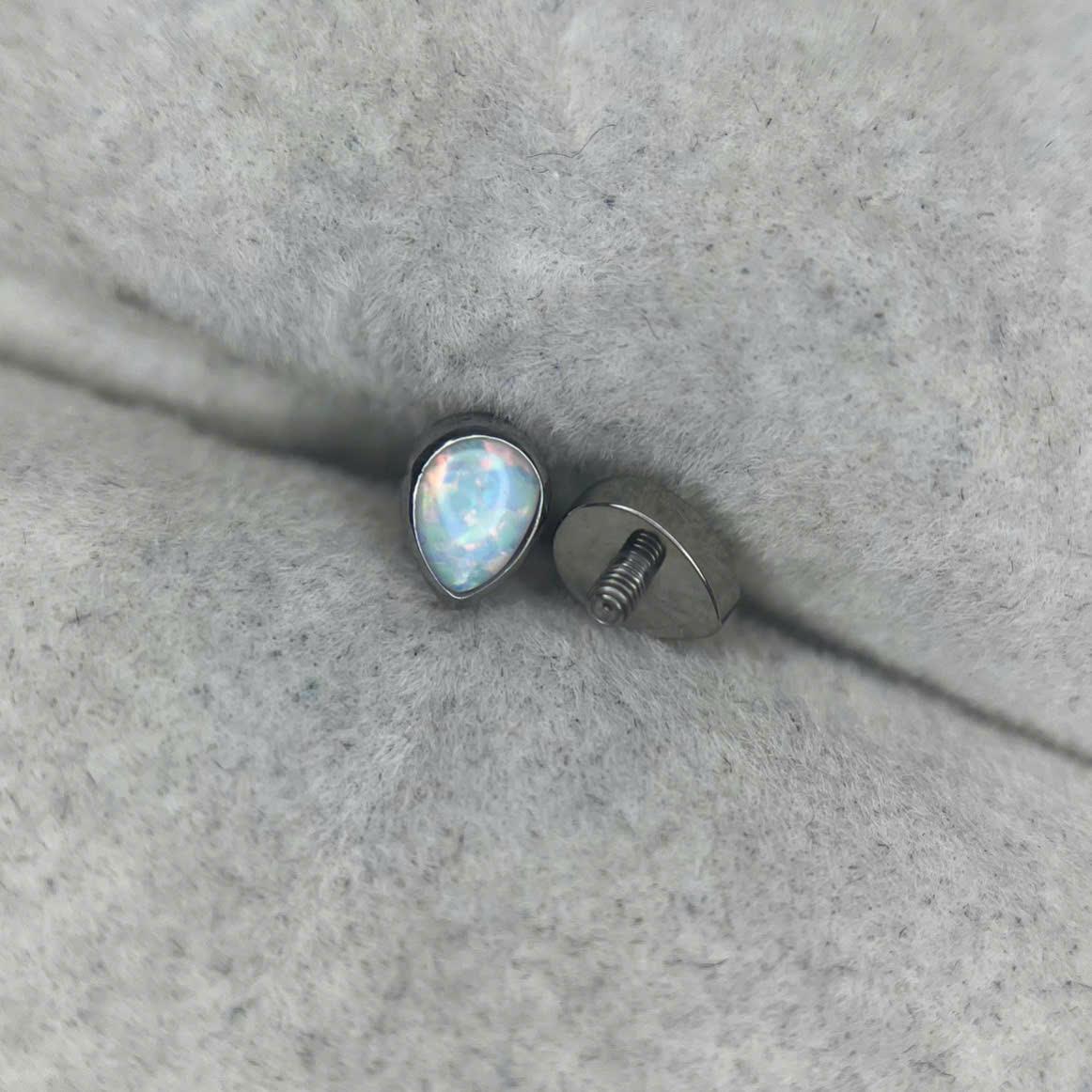 charm cấy titan đá opal trắng xanh giọt nước_thumbnail_3