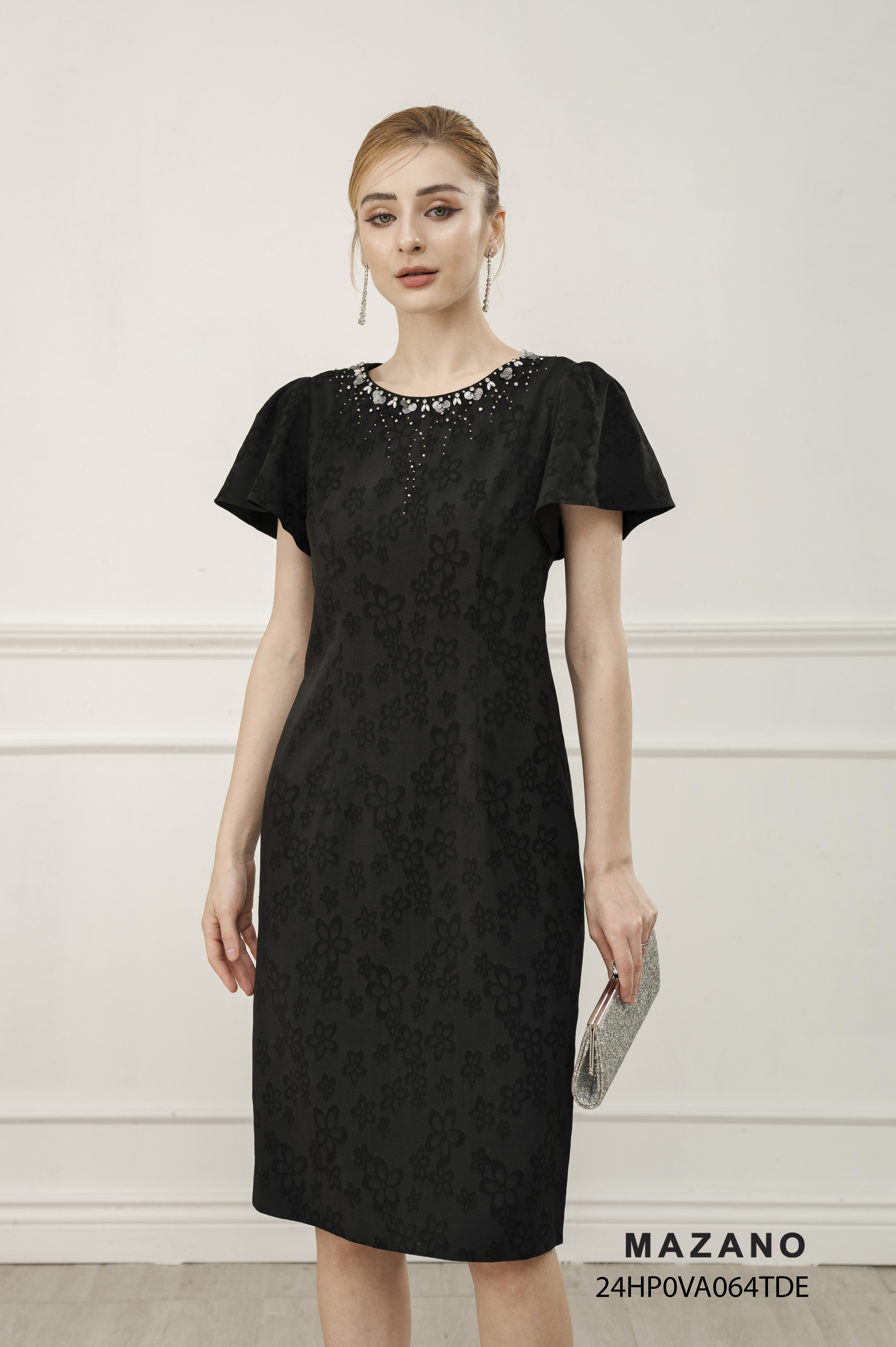 Váy Đầm suông vải thô Gấm mỏng Đính trang trí Cổ tròn vừa Tay ngắn Dài qua gối