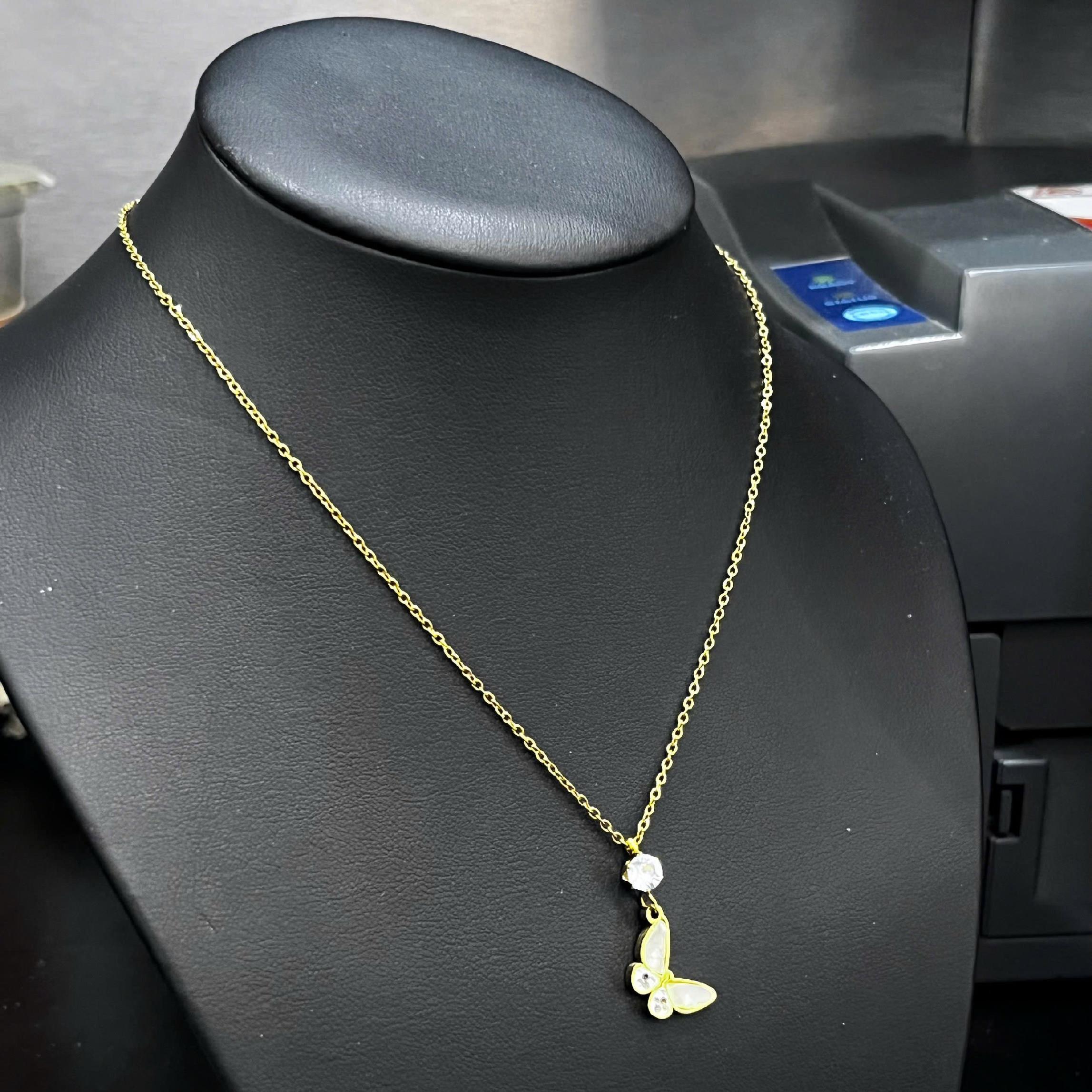 vòng cổ titan vàng charm kim cương rơi bướm trắng cánh kim cương_thumbnail_3