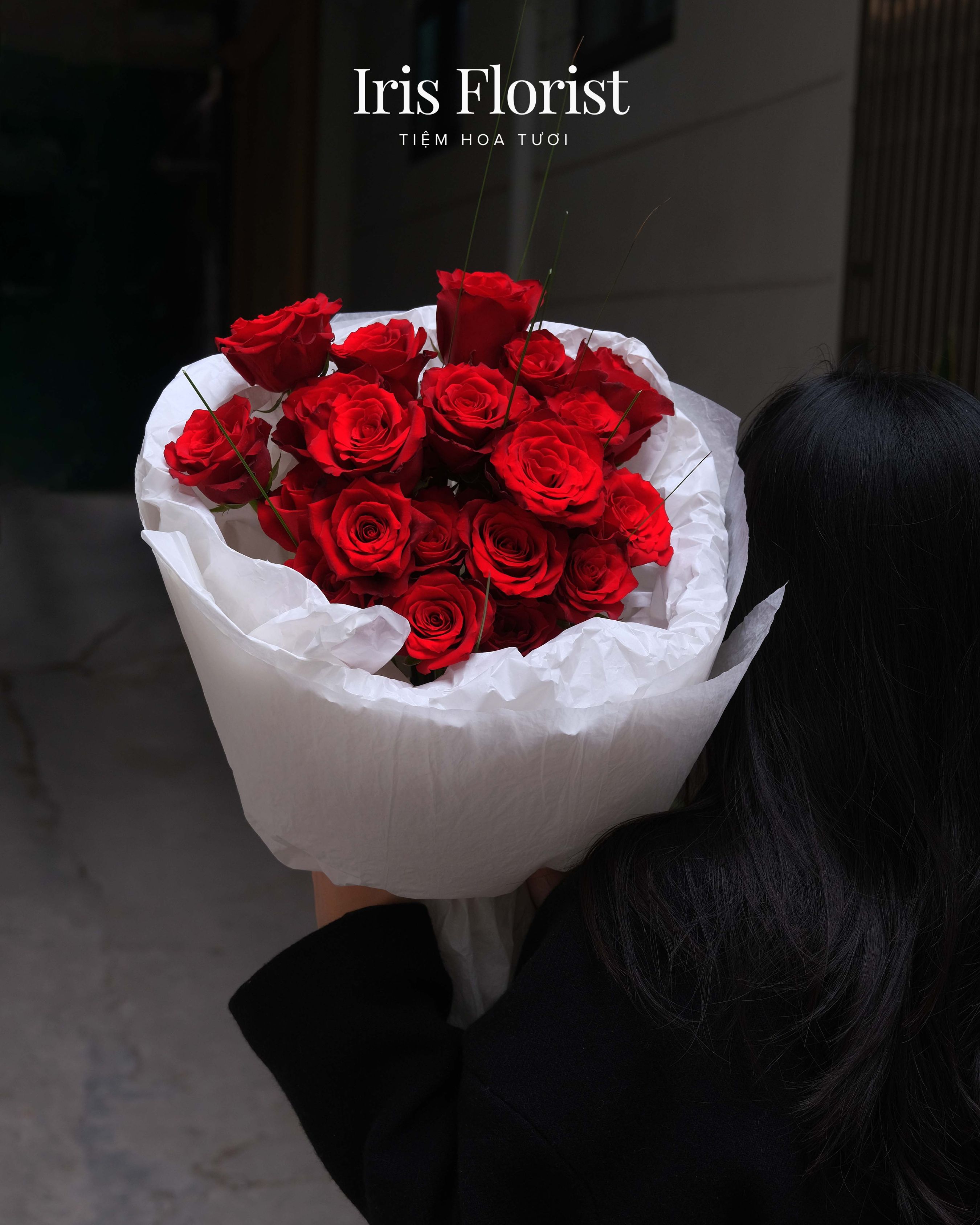 Bó Hồng đỏ Explorer Đà Lạt mix Cỏ thép