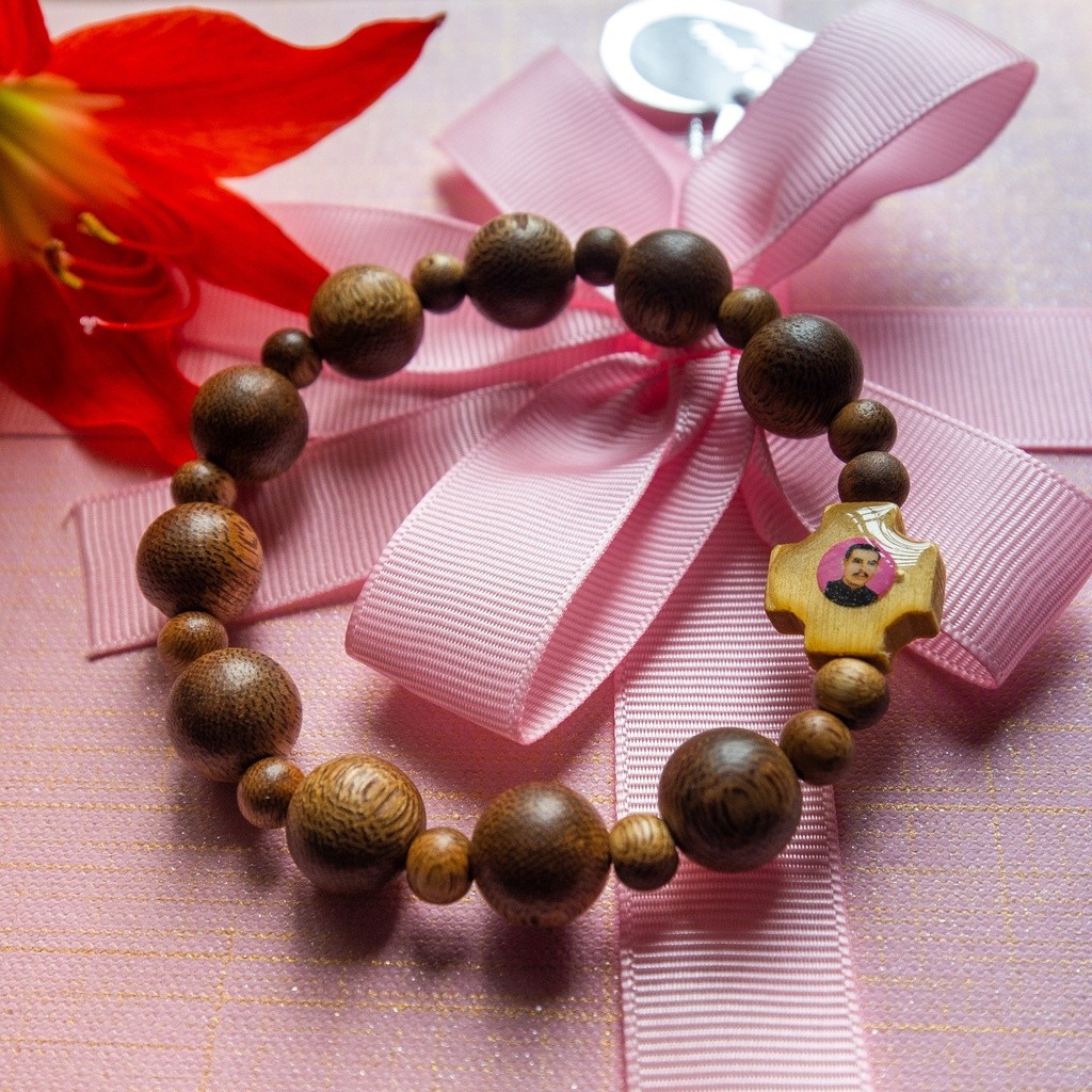 Vòng Mân Côi - Tràng hạt gỗ trầm hương 12ly - Nhà Sách Công Giáo Việt Nam