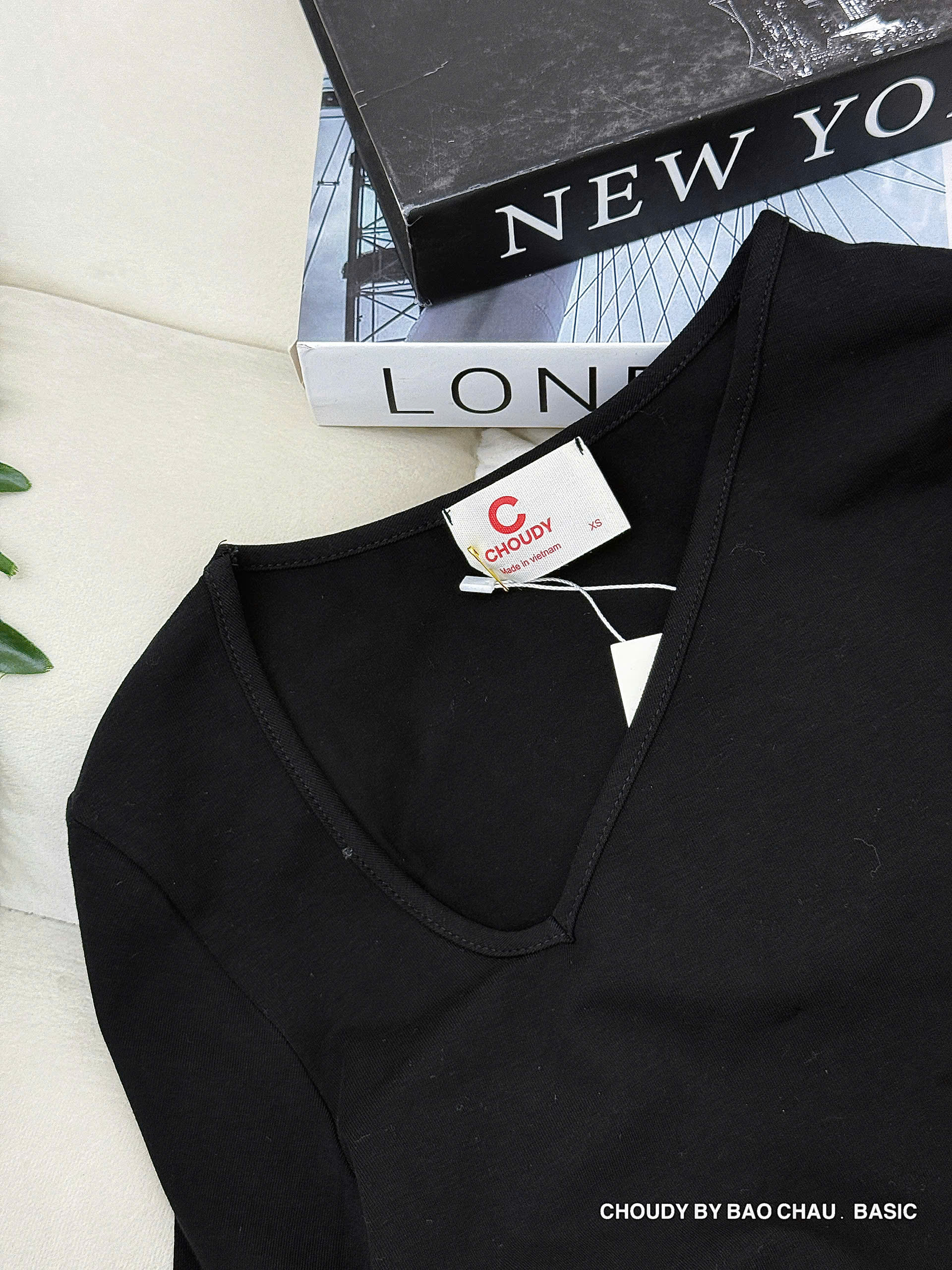 SALE U519 ÁO THUN TAY DÀI ĐEN_thumbnail_2