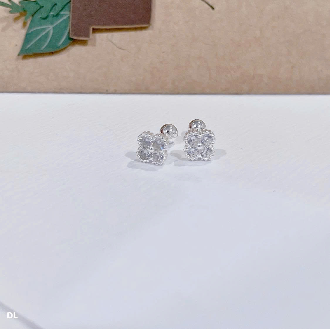 K273 - Khuyên cỏ 4 lá bi ren