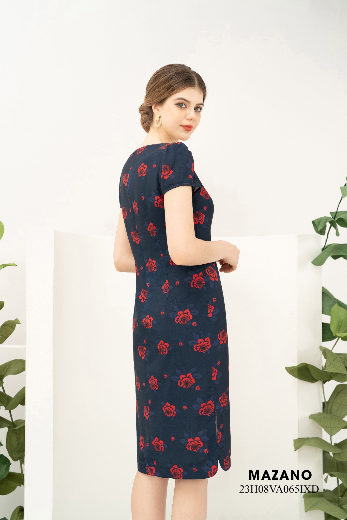 Đầm đen xuông cổ vuông in hoa hồng cao cấp_thumbnail_2