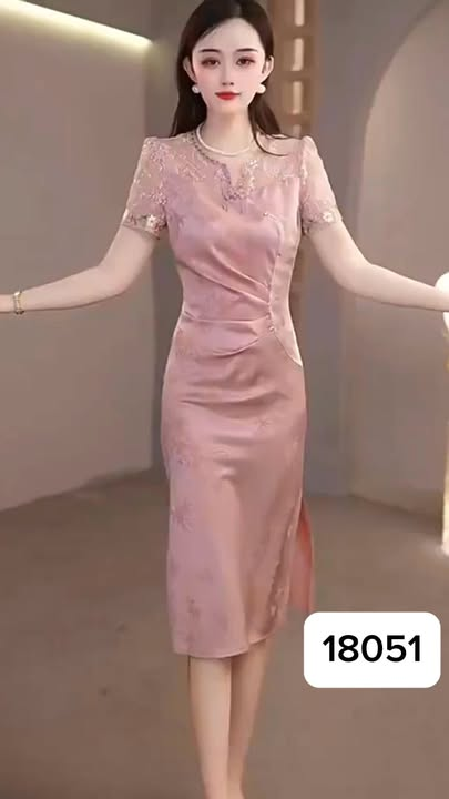 18051-Đầm  body suông lụa vai  phối ren kết nút tàu cách điệu ( lụa, ren)