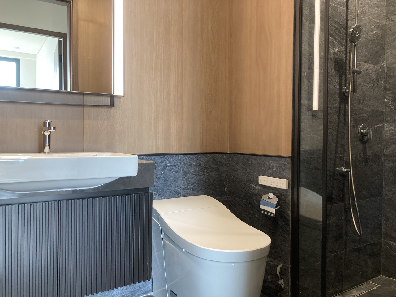 Đừng bỏ lỡ giỏ hàng căn hộ 2PN Lumiere Riverside view lung linh, cực đỉnh_thumbnail_8