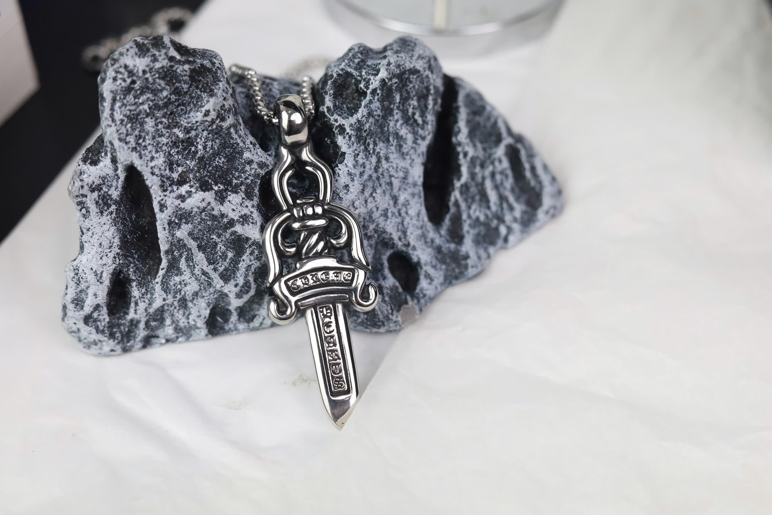 Vòng cổ titan chìa khóa_thumbnail_2