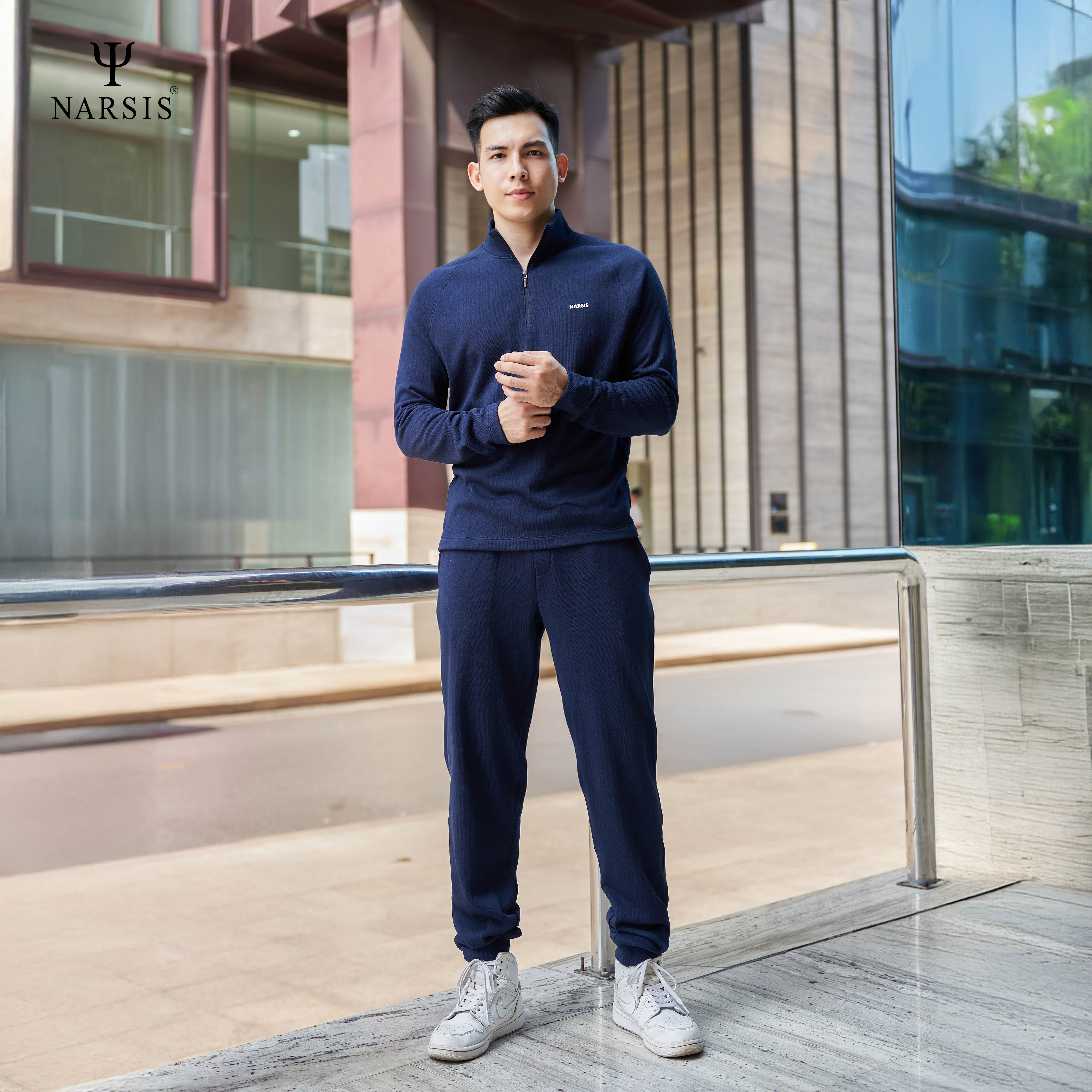 Bộ thể thao nam Narsis E24001 set thu đông, kiểu dáng khỏe khoắn, năng động.