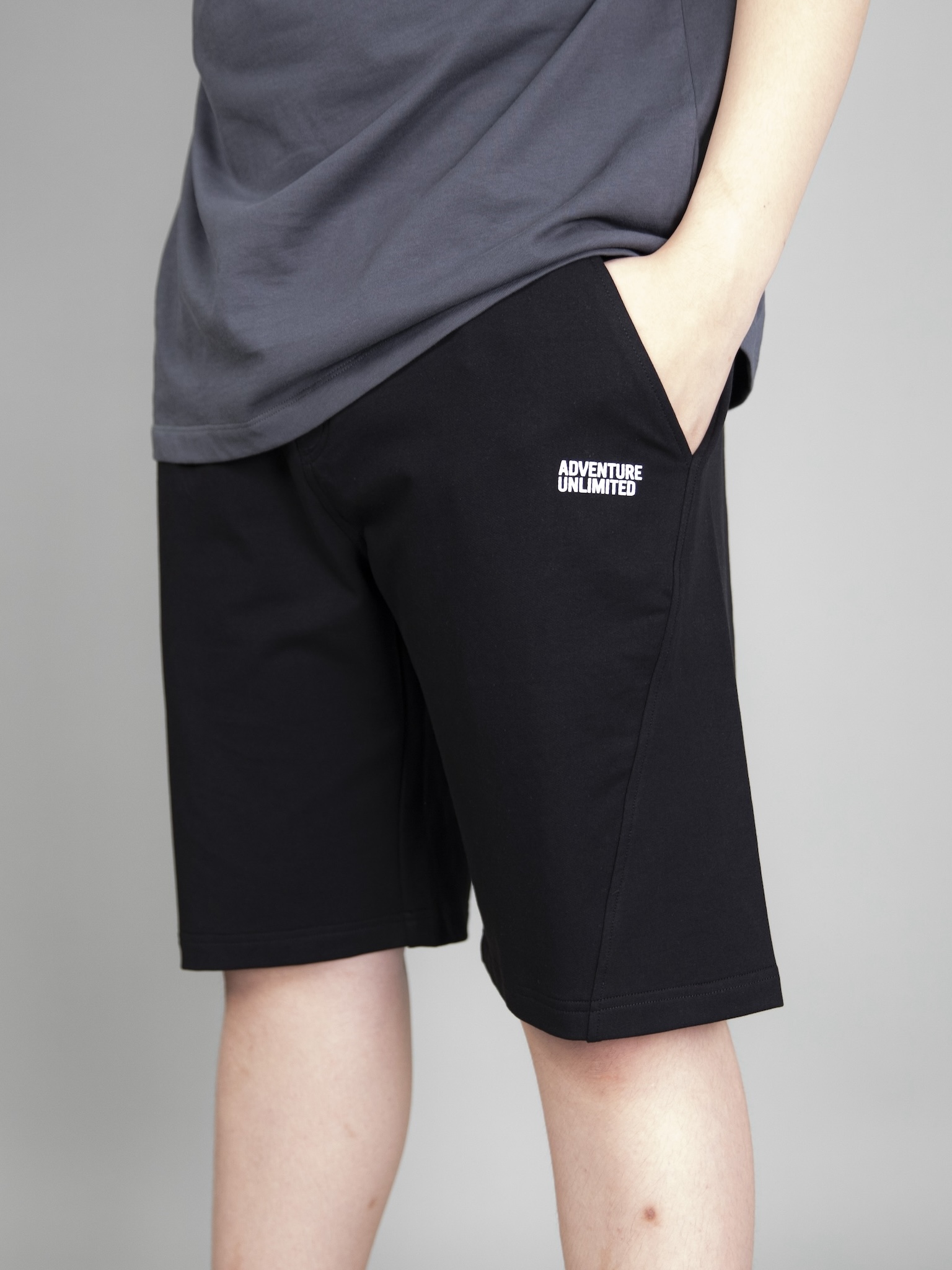 Quần short da cá đen Adventure