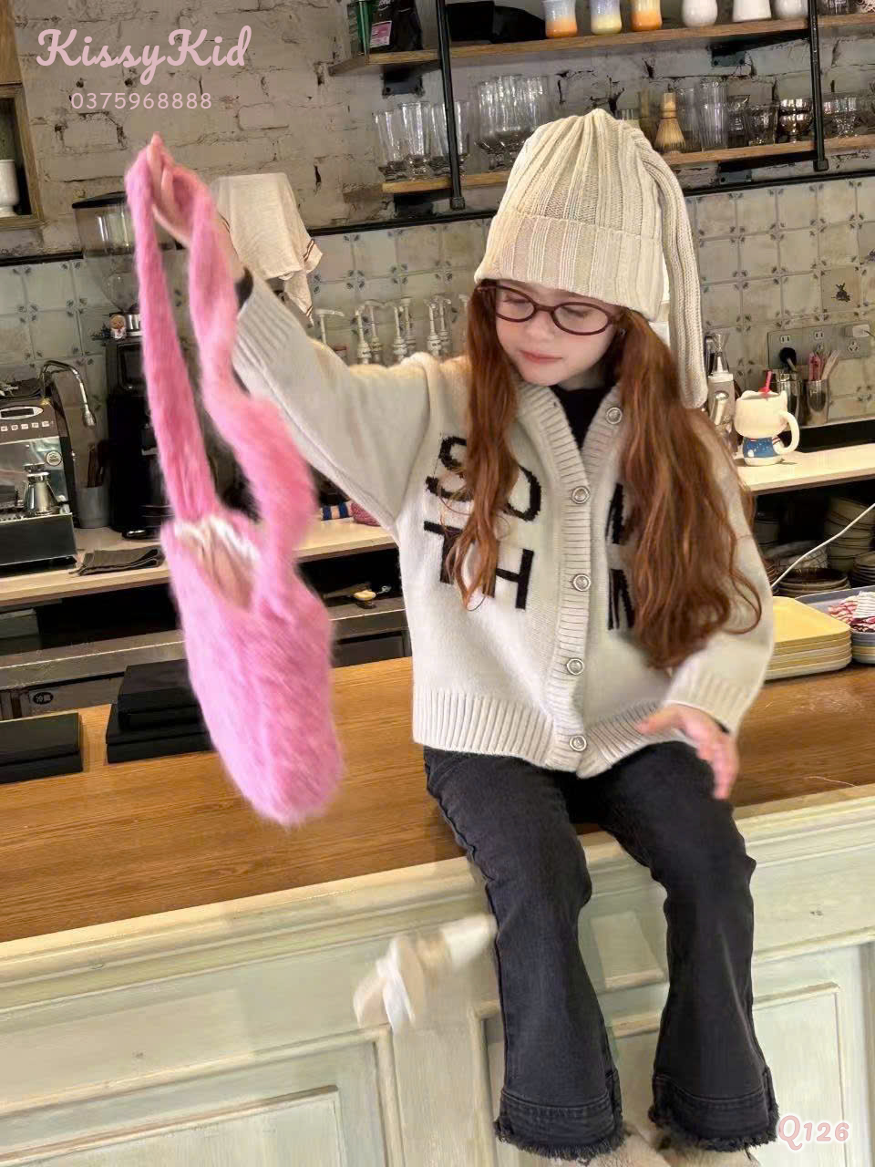 (Q126) Quần bò ống loe màu đen gấu rách