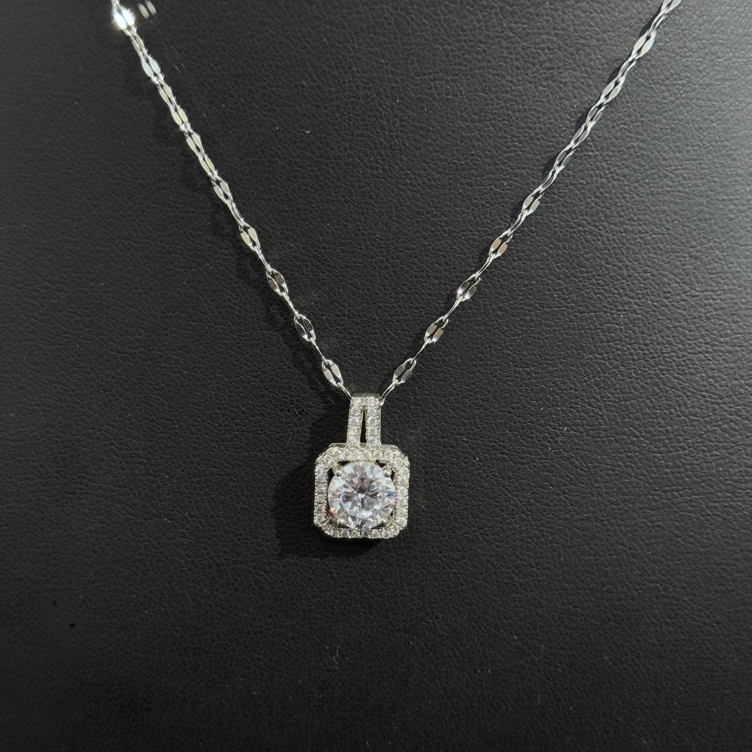 bộ dây chuyền kèm khuyên tai kim cương chấu trụ viền vuông mạ bạc _thumbnail_3