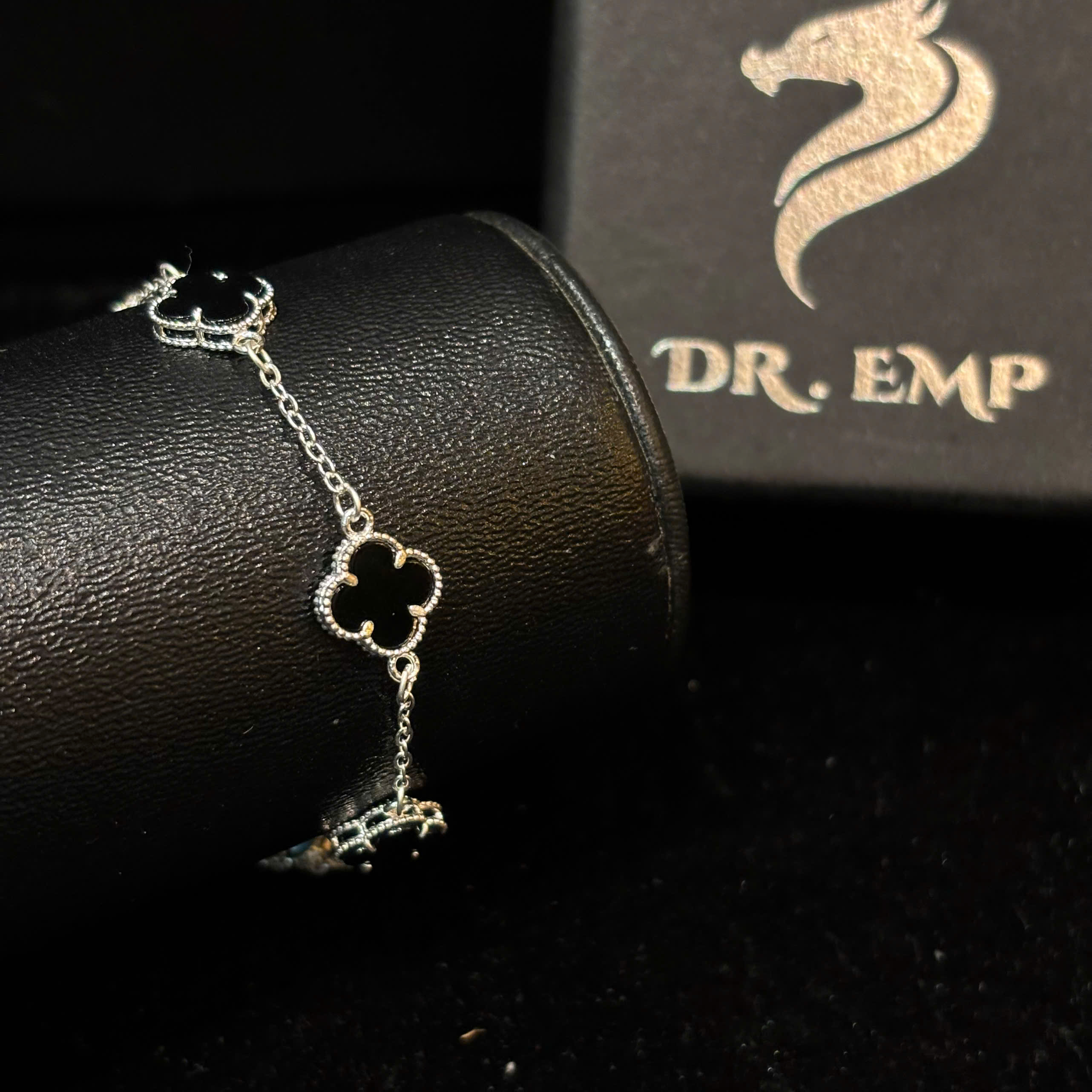 Vòng tay bạc xi kim Vancleef đen xà cừ mảnh