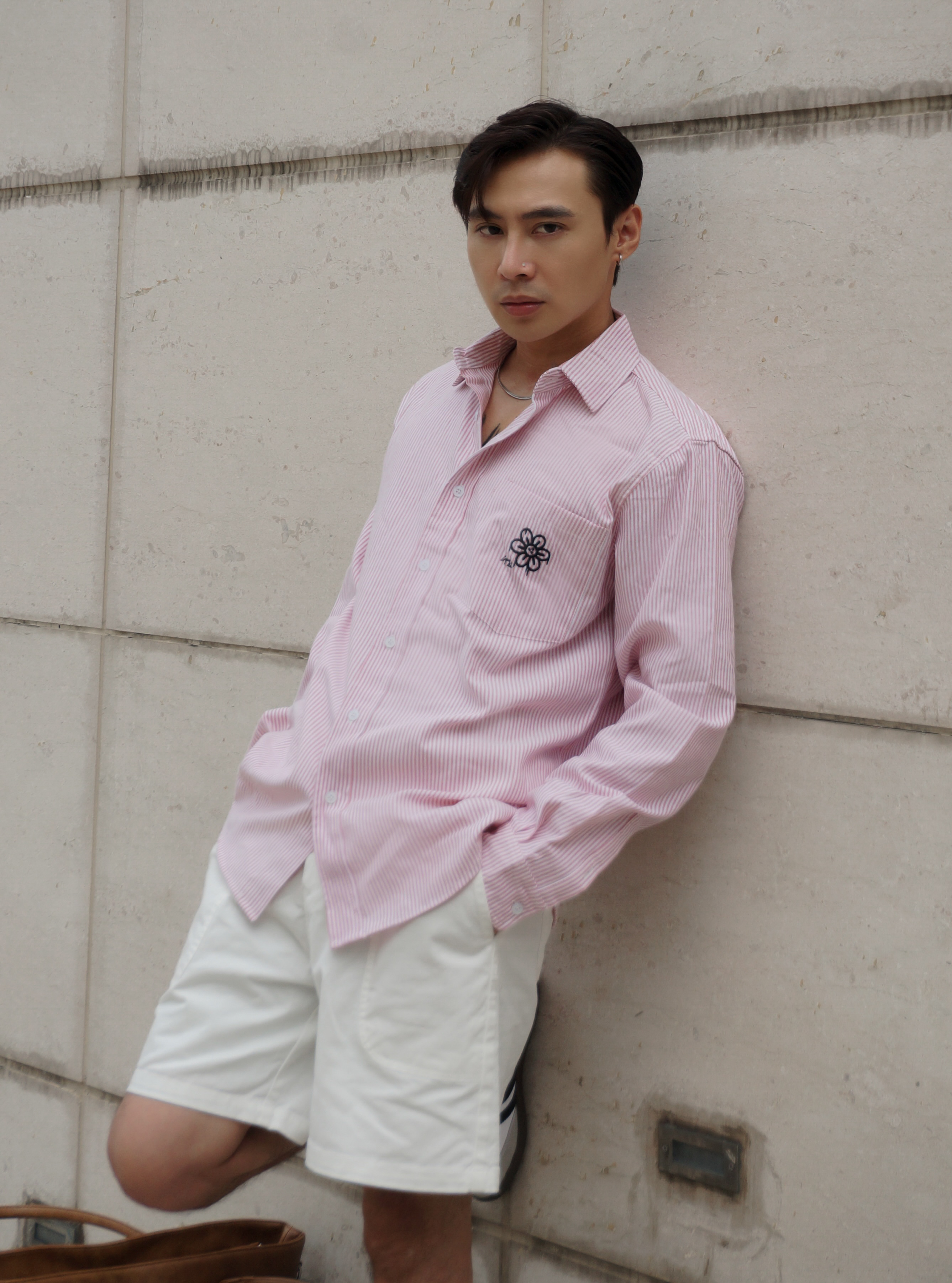 ( TẶNG TẤT- VỚ ) Set sơ mi tay dài FLOWER sọc đỏ phối quần KAKI trắng form trên gối_thumbnail_2