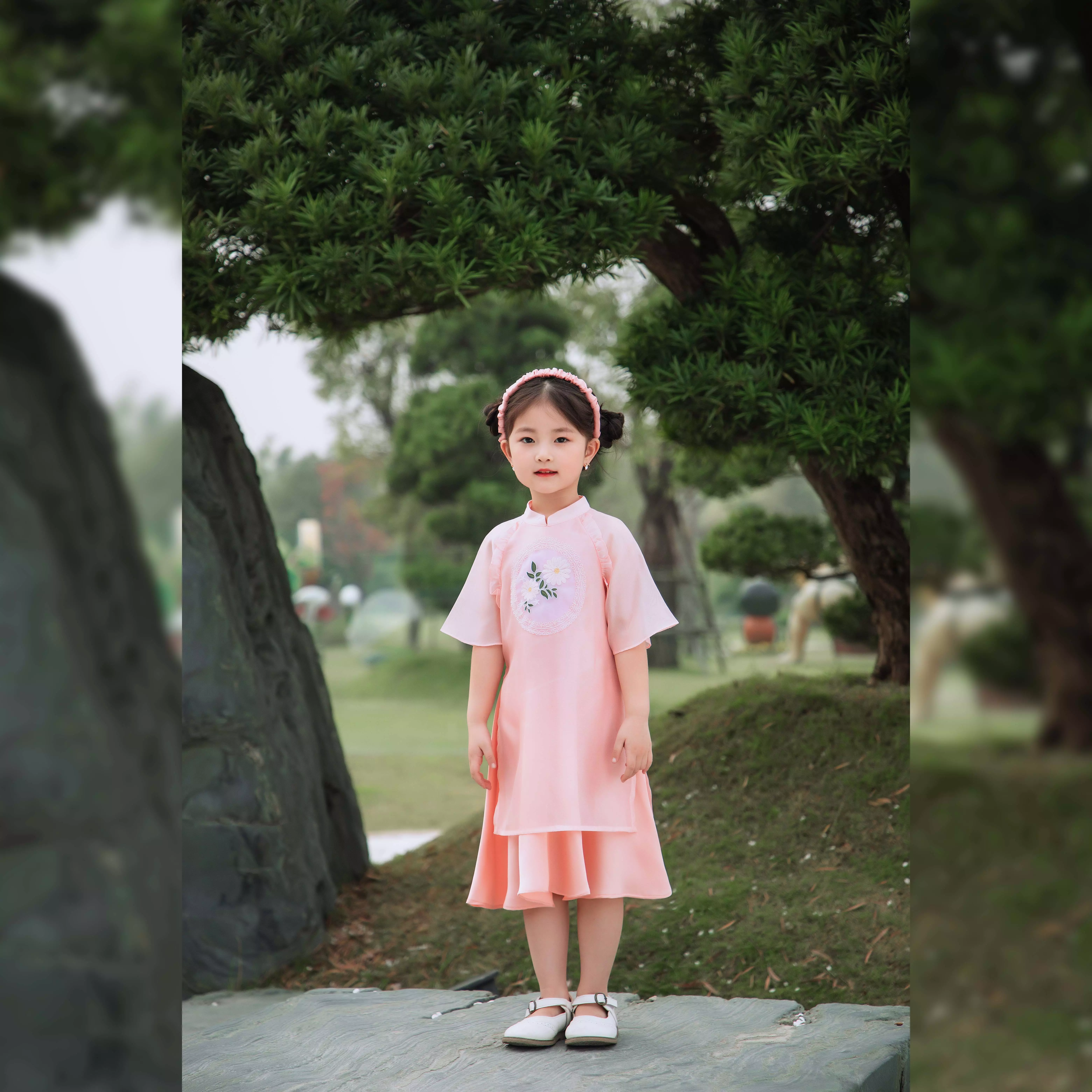 Áo dài đính thêu hoa ngực_thumbnail_2