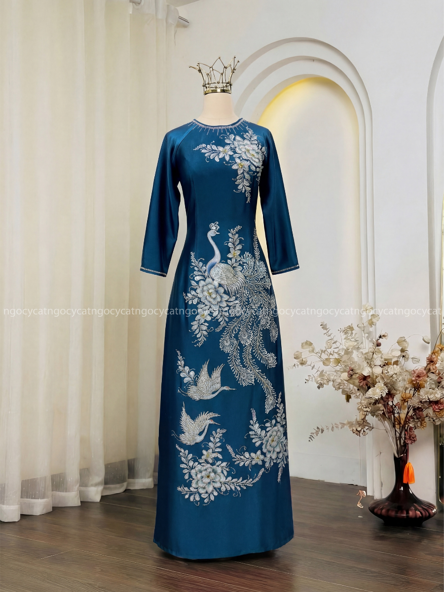 Áo Dài Bà Sui Màu Xanh Dương Cổ Tròn Vẽ Phượng Đôi Hạc Hoa