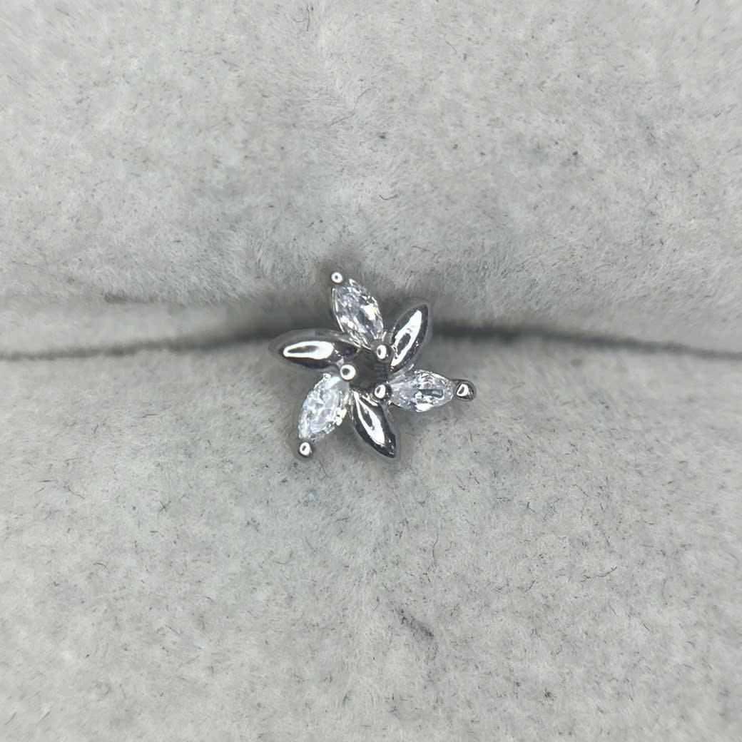 Charm cấy thép y tế hoa 6 cánh thân 1.2.