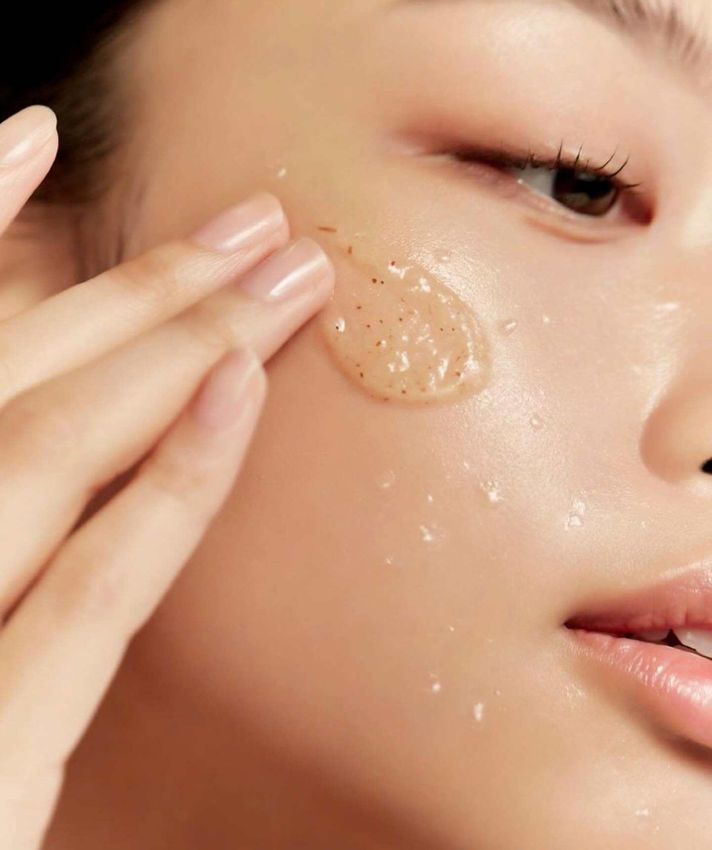 Tẩy da chết MMN Face Exfoliating Scrub 150g - FREESHIP_thumbnail_3