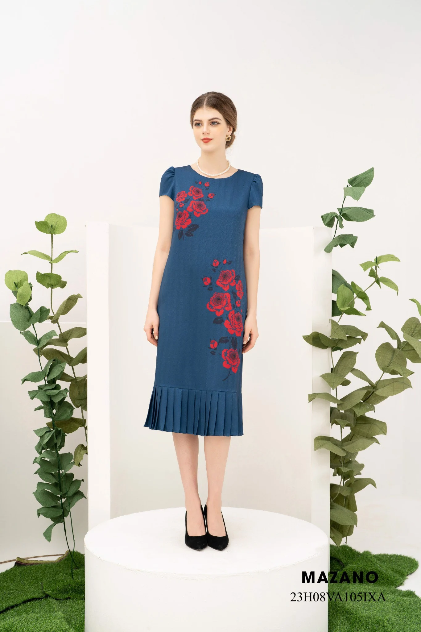 Đầm tiệc xanh in hoa hồng suông ít chân xếp