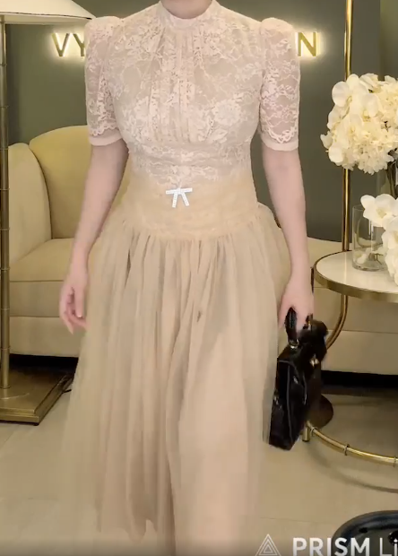 Đầm Xoè Phối Lưới Tag Nơ