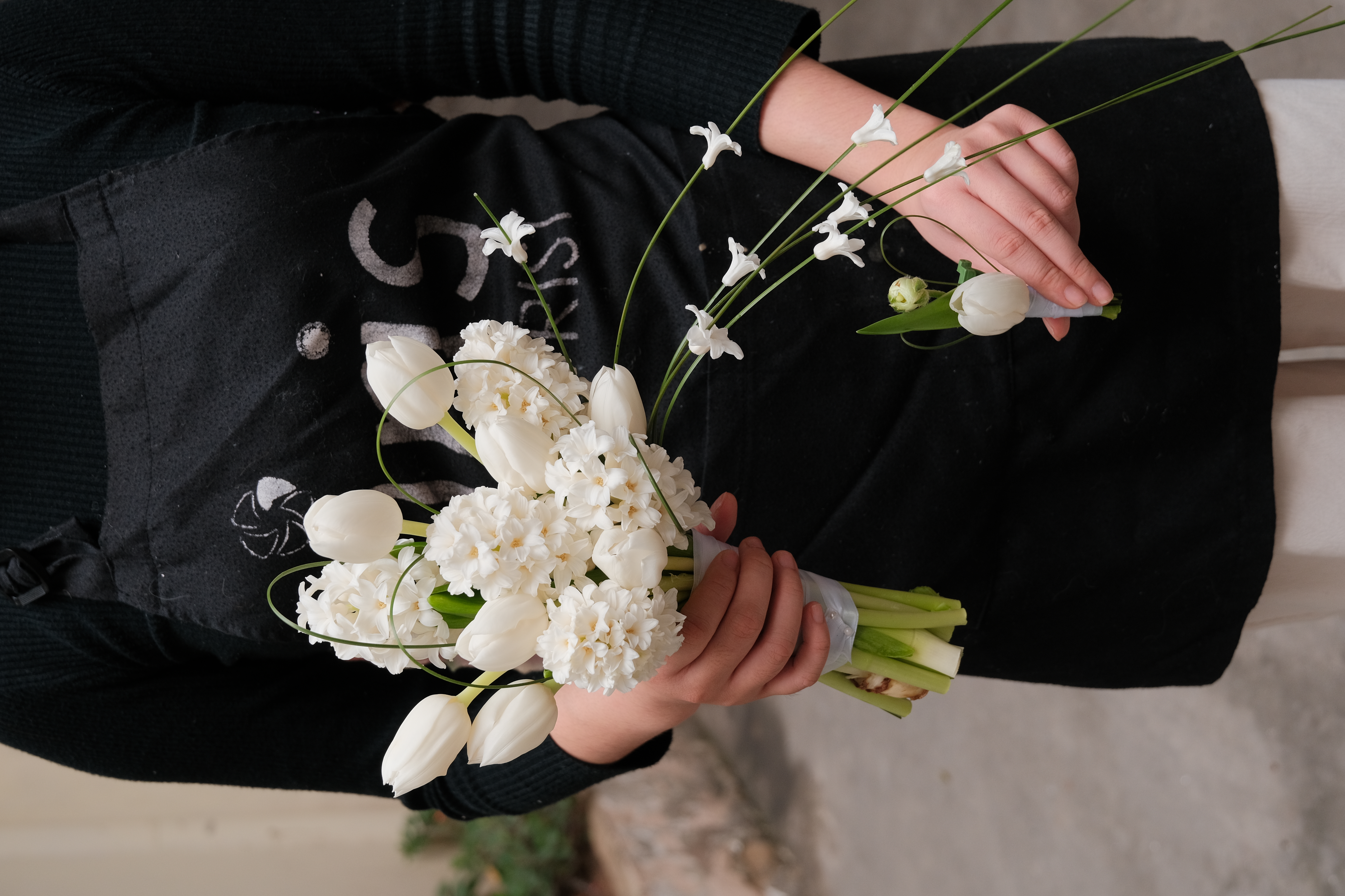 Bó hoa cưới Dạ lan hương trắng mix Tulip_thumbnail_0