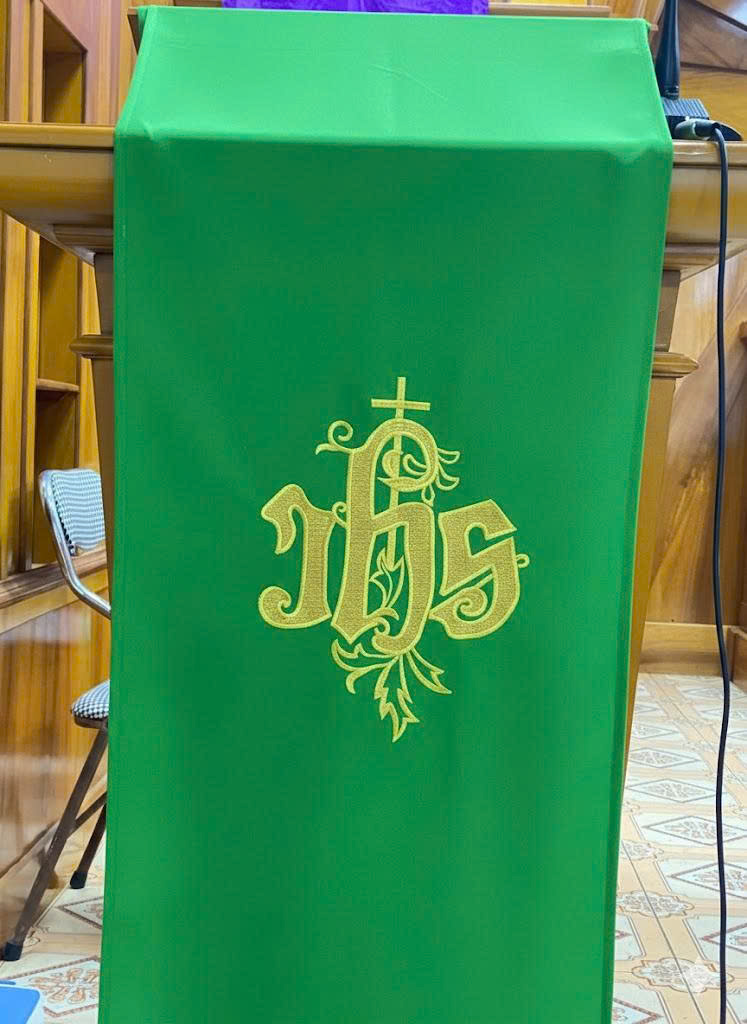 Khăn chải bục màu xanh - Phục vụ thánh lễ - Phẩm phục