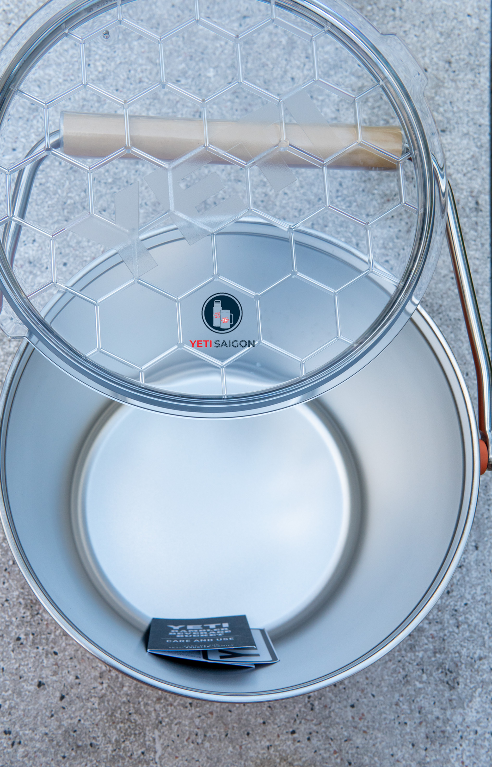 YETI Rambler Beverage Bucket_thumbnail_2