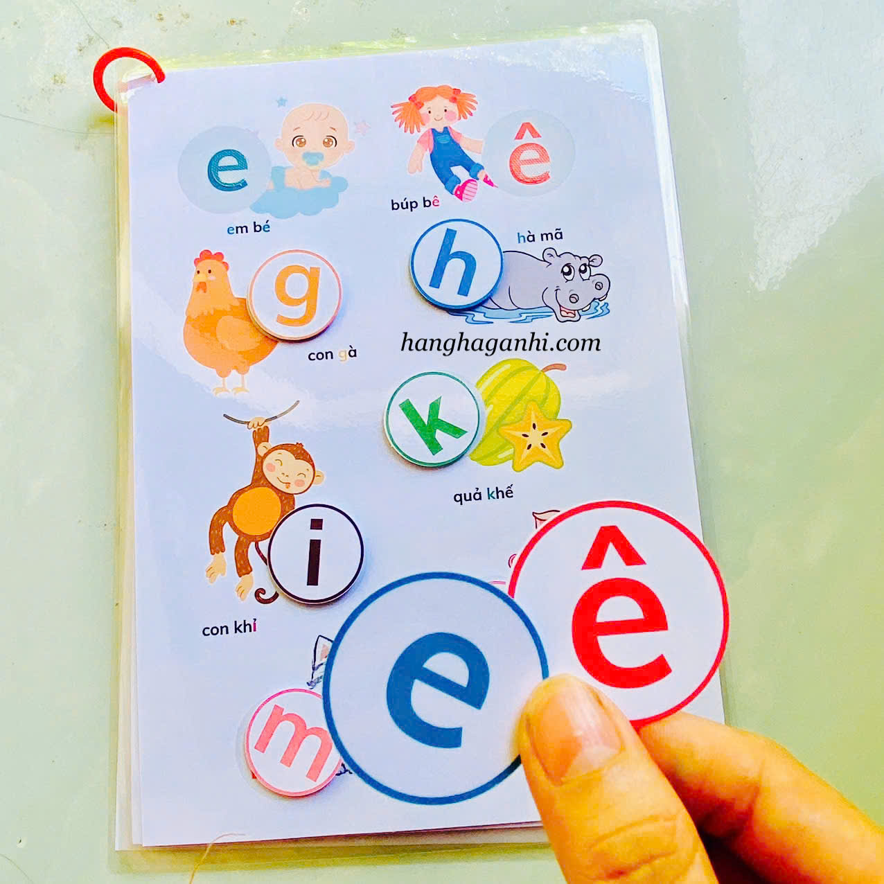 Sách tương tác bóc dán Bảng chữ cái Tiếng Việt_thumbnail_3