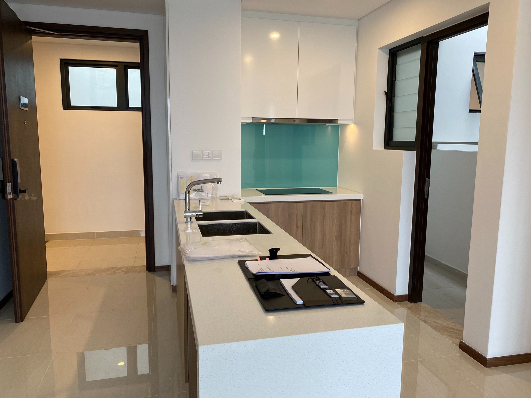 Bán nhanh căn hộ 2 phòng ngủ One Verandah, view thoáng mát, hướng ĐB nắng sáng _thumbnail_5