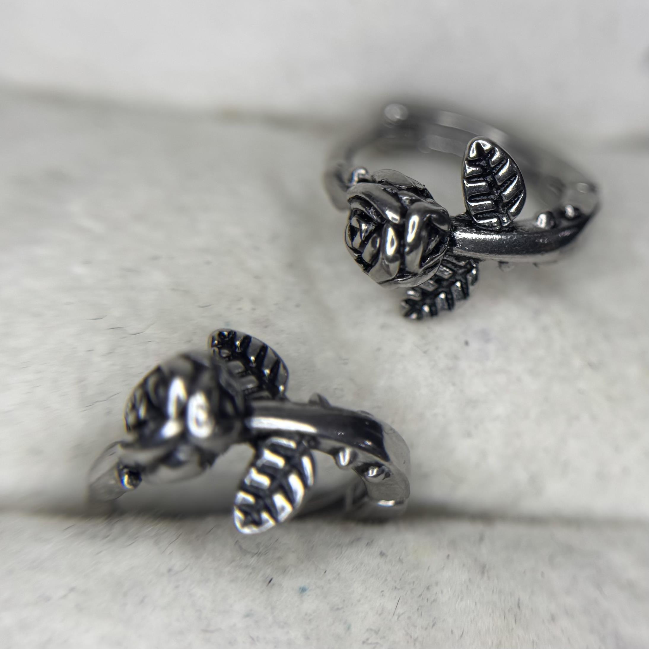 khuyên vòng kiểu nam nụ hồng có cánh size 10_thumbnail_2