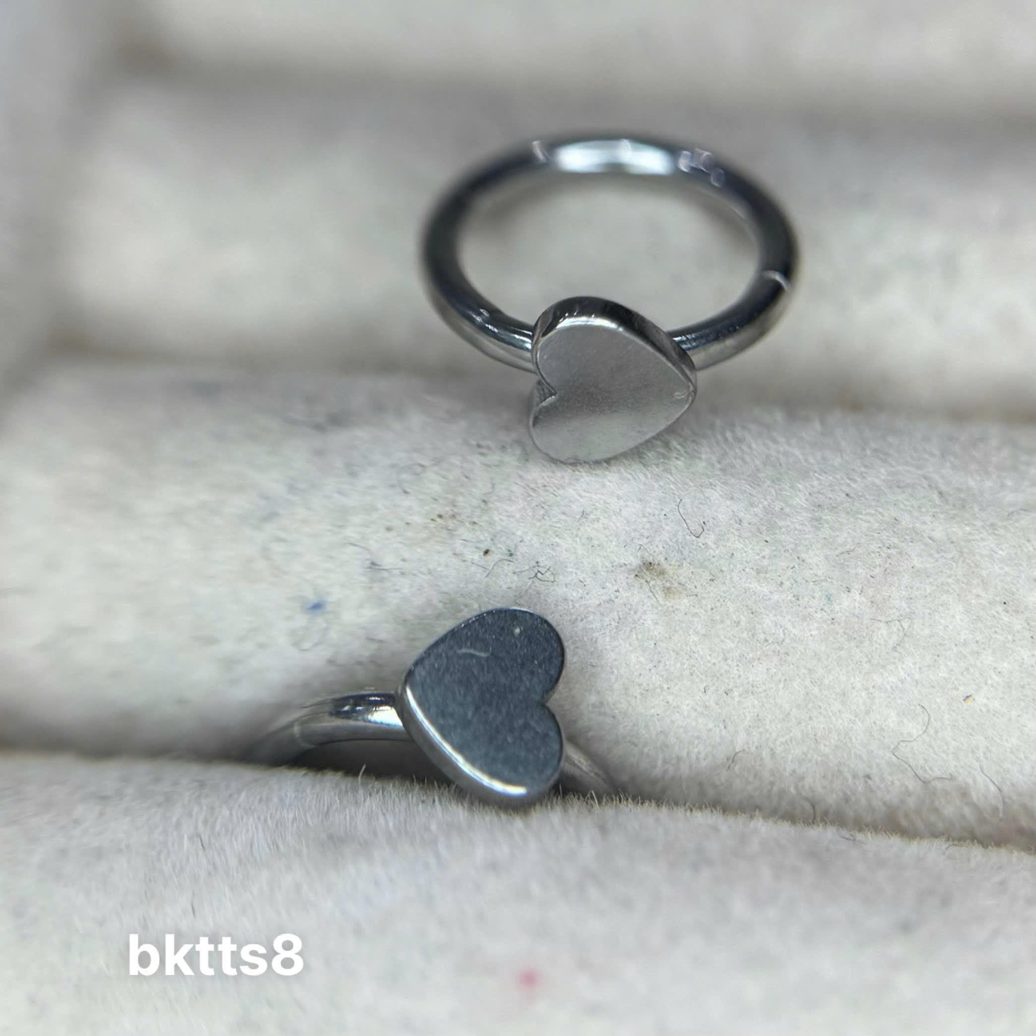 Bật khớp trái tim size 8.