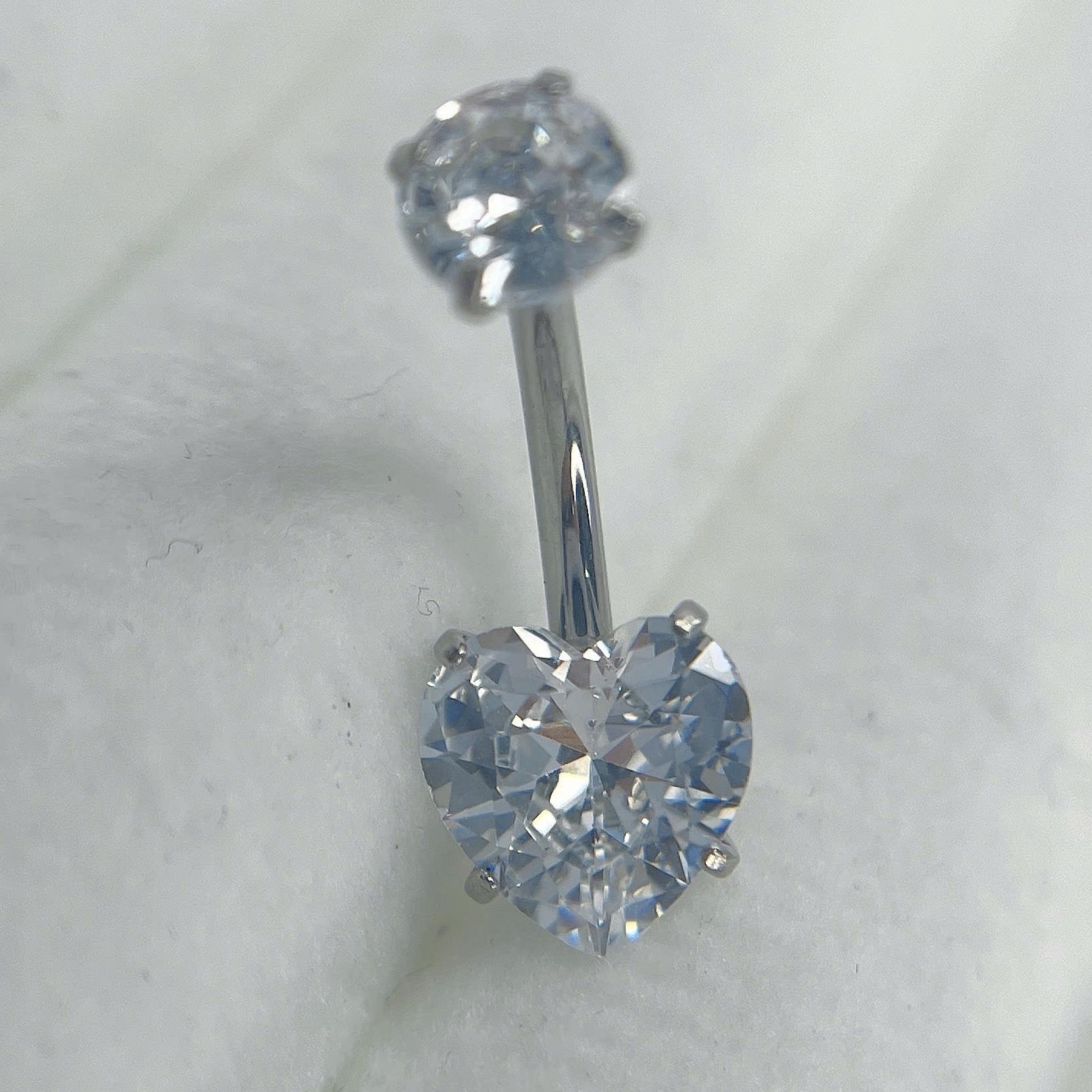 rốn titan hai đầu kim cương trắng trái tim 