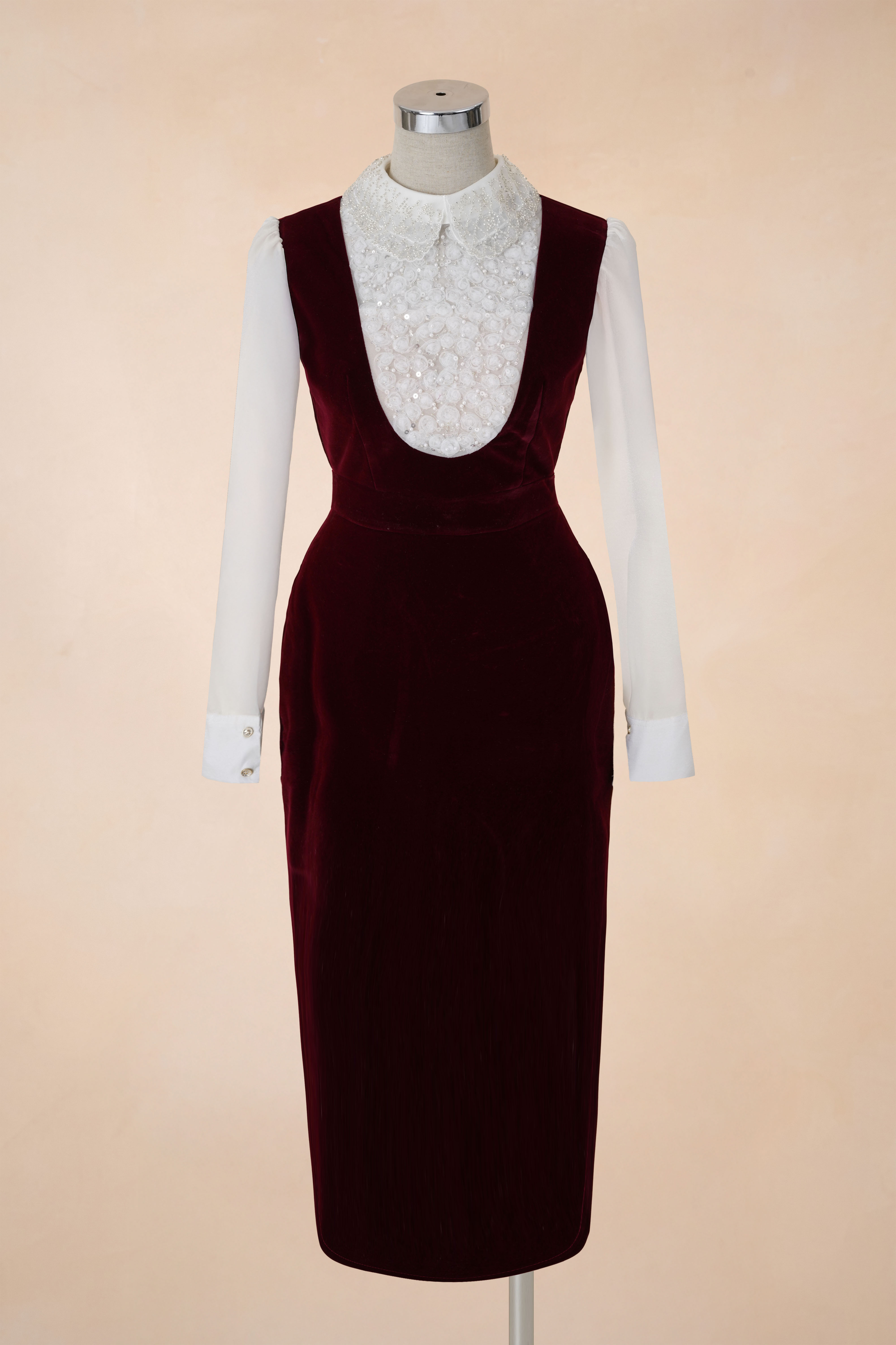 Đầm Bút Chì Nhung Cổ Sen Đính Cườm