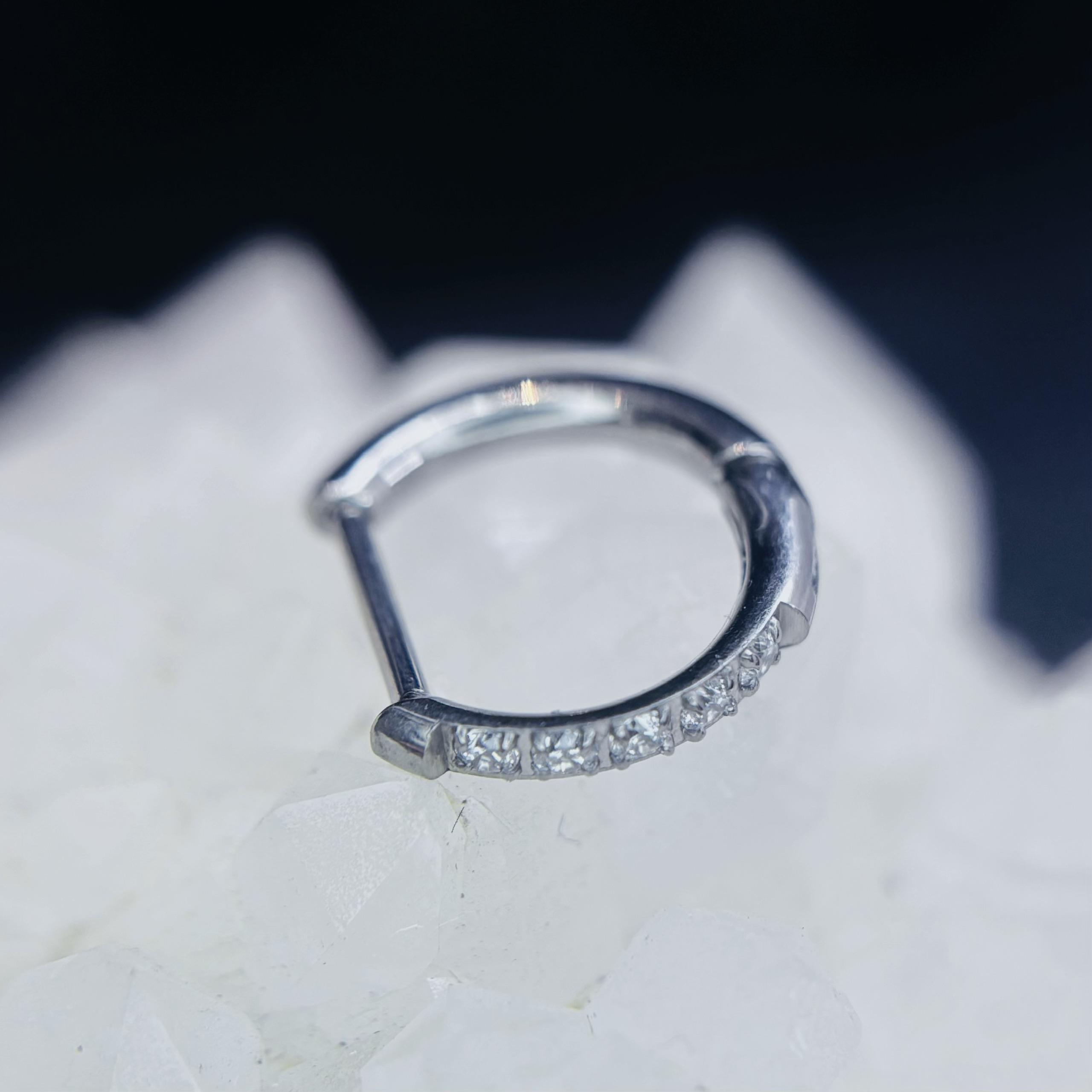 Bật khớp titan kim cương chữ D size 10