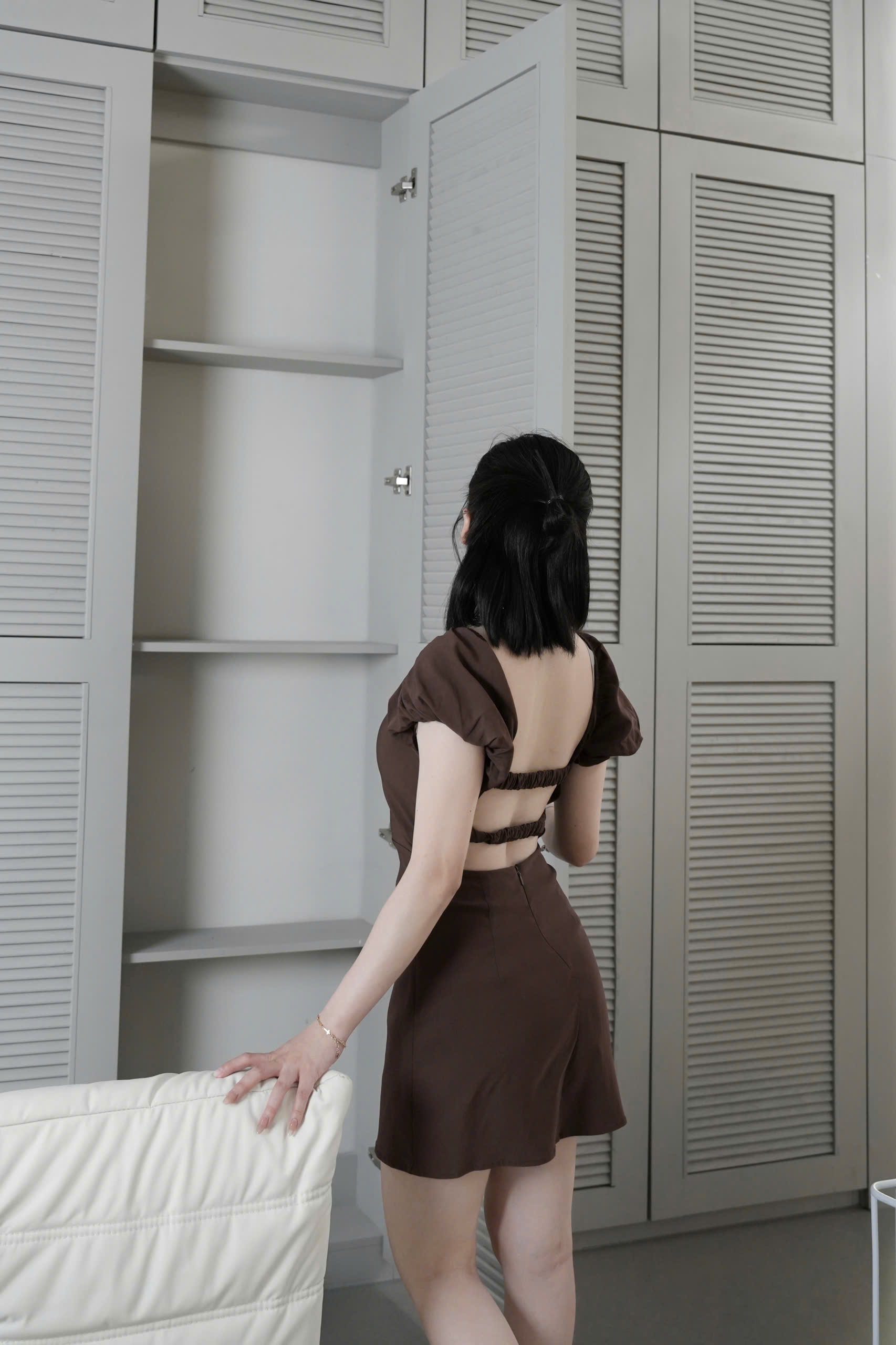 Đầm Stra hở lưng ( ĐEN )_thumbnail_3