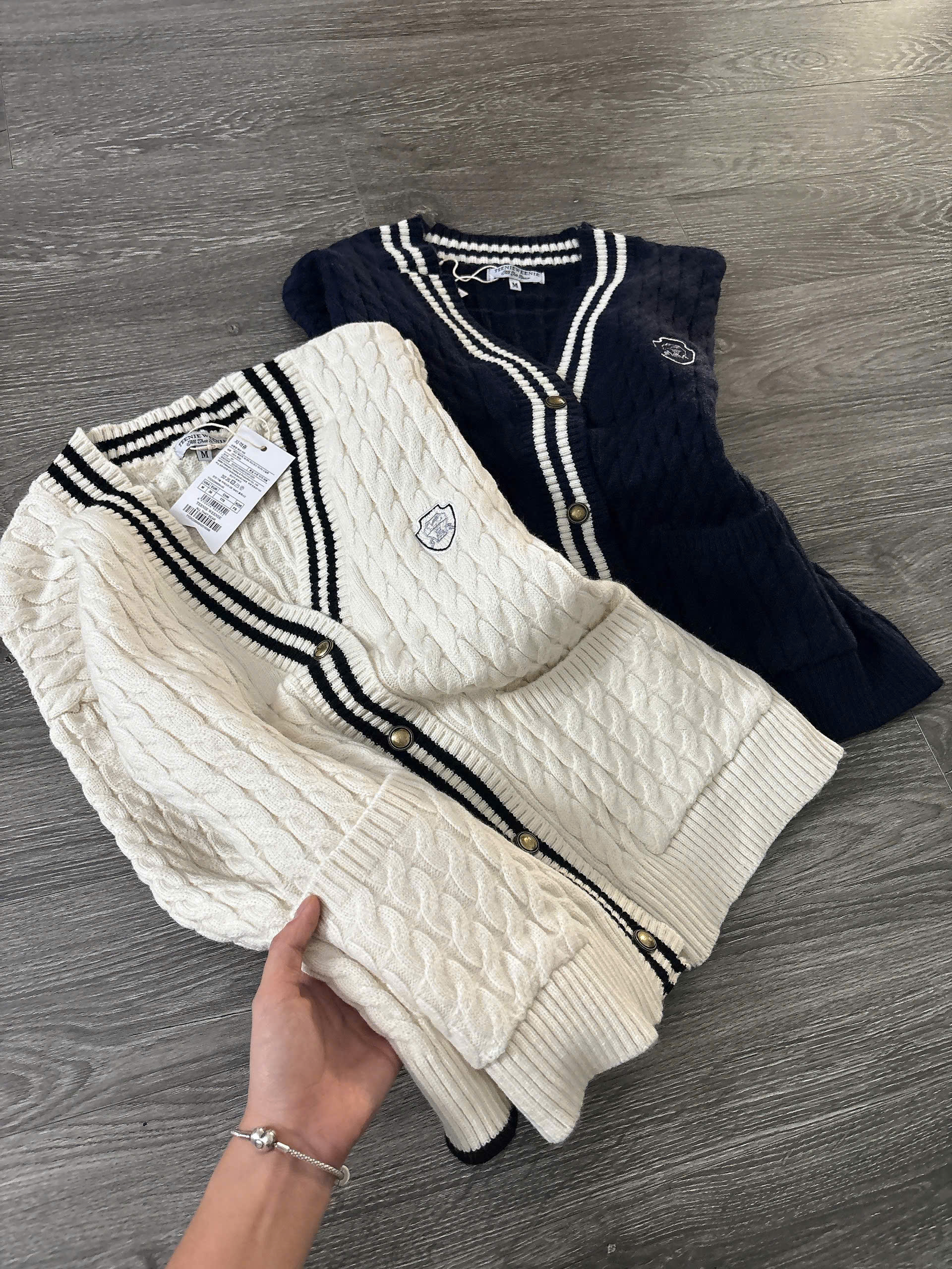 A805 ÁO KHOÁC DỆT KIM 2 MÀU_thumbnail_11