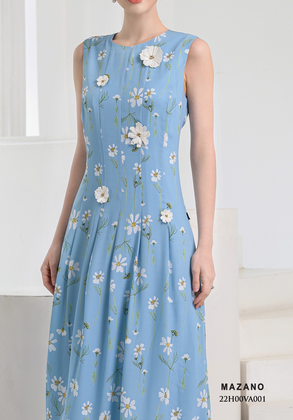 Đầm xanh in họa tiết thân ôm bổ mảnh, chân rủ đính hoa thêu_thumbnail_3