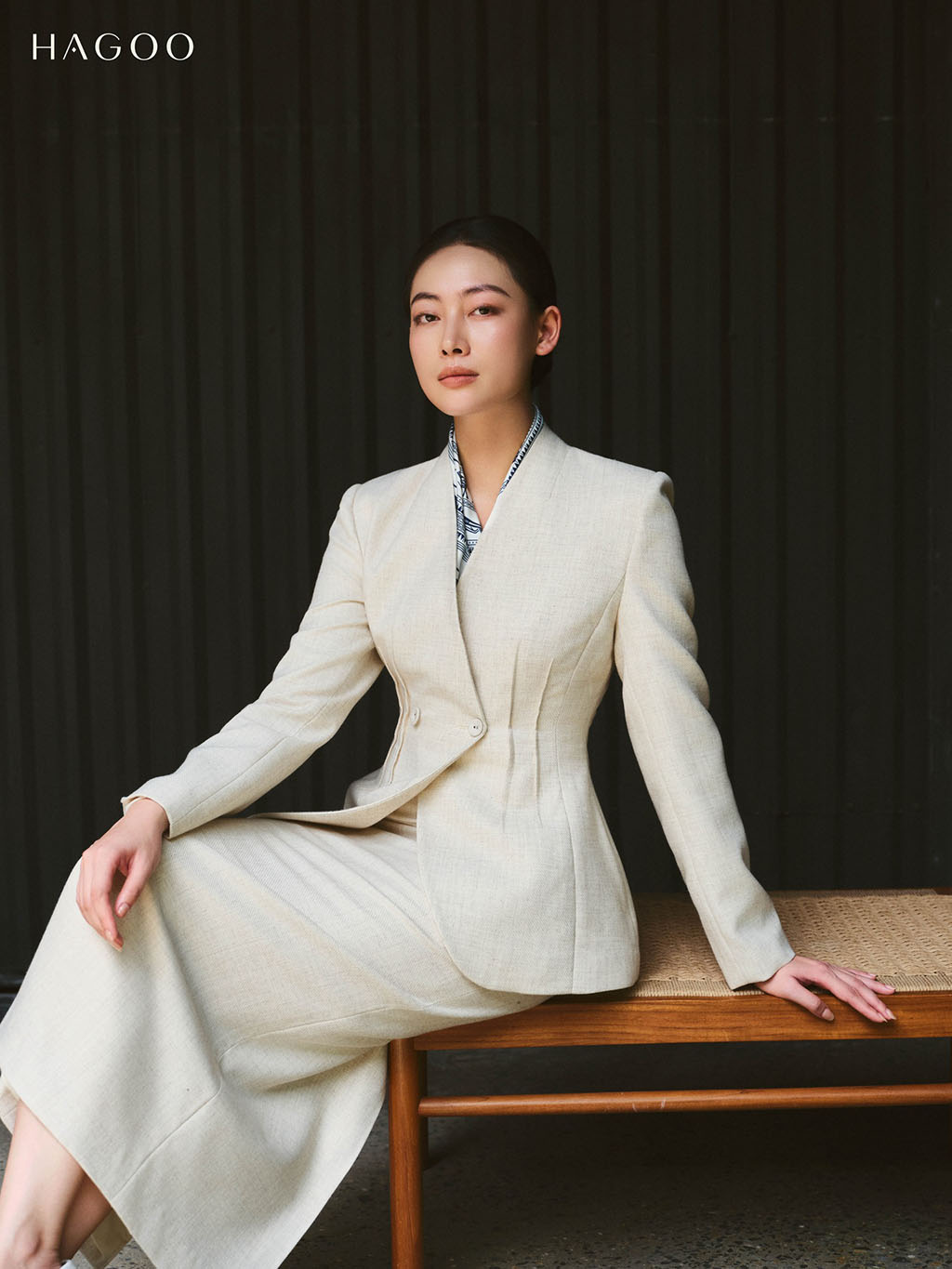 Pencil style helps to flatter the figure, creating a sense of elegance and femininity