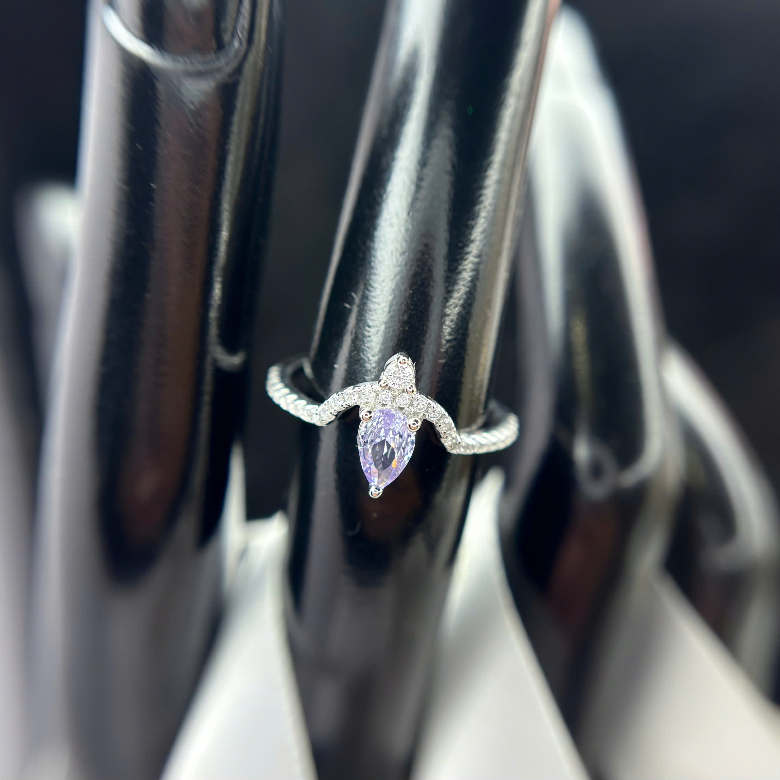 Nhẫn bạc xi bạch kim đá tím đai sóng size 6_thumbnail_3