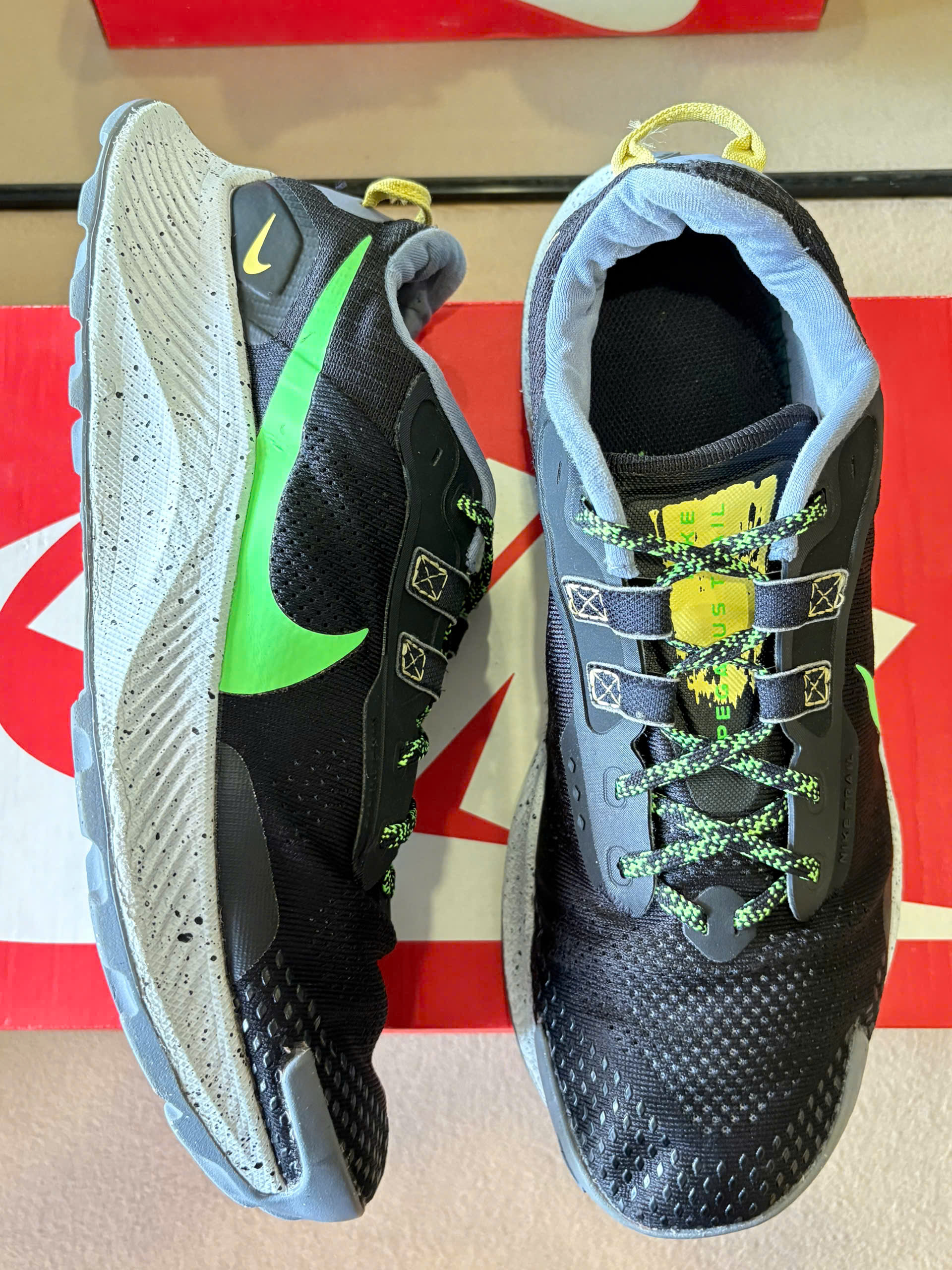 Nike Pegasus Trail 3 ‘Black Green Strike’ DA8697-004_thumbnail_2