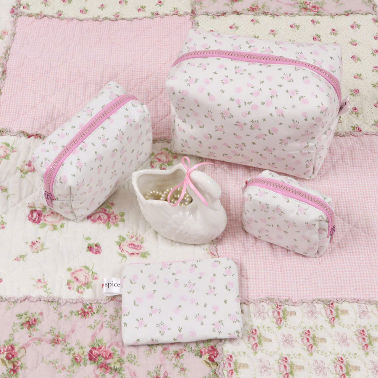 POUCH IN FLORA_thumbnail_1