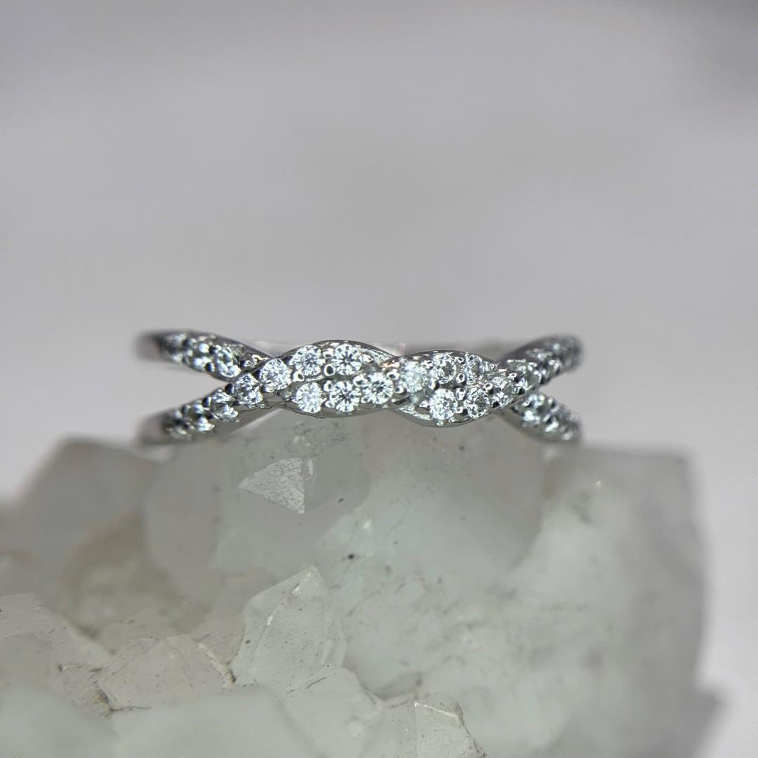 Nhẫn bạc xoắn kim cương size 6._thumbnail_2