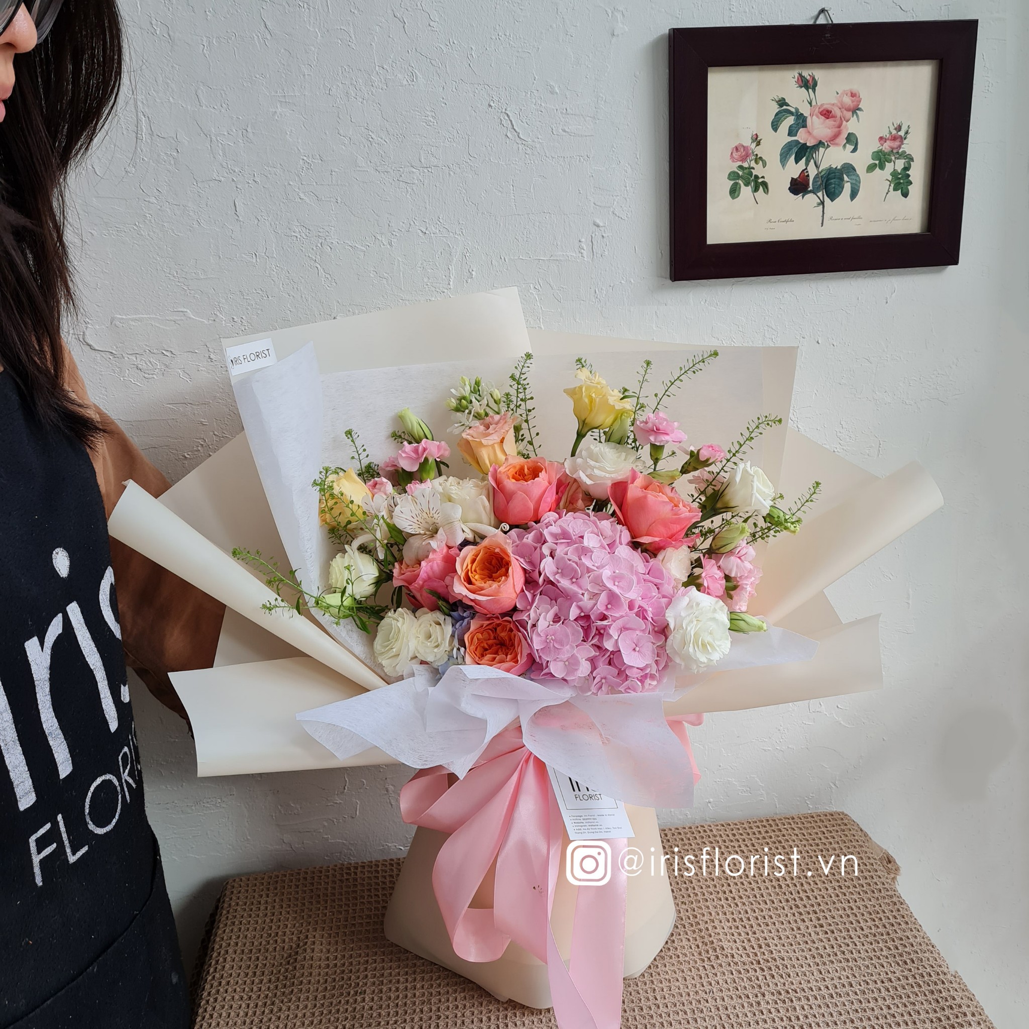 Bó tú cầu hồng mix hoa hồng - Tone cam hồng - Size L_thumbnail_0